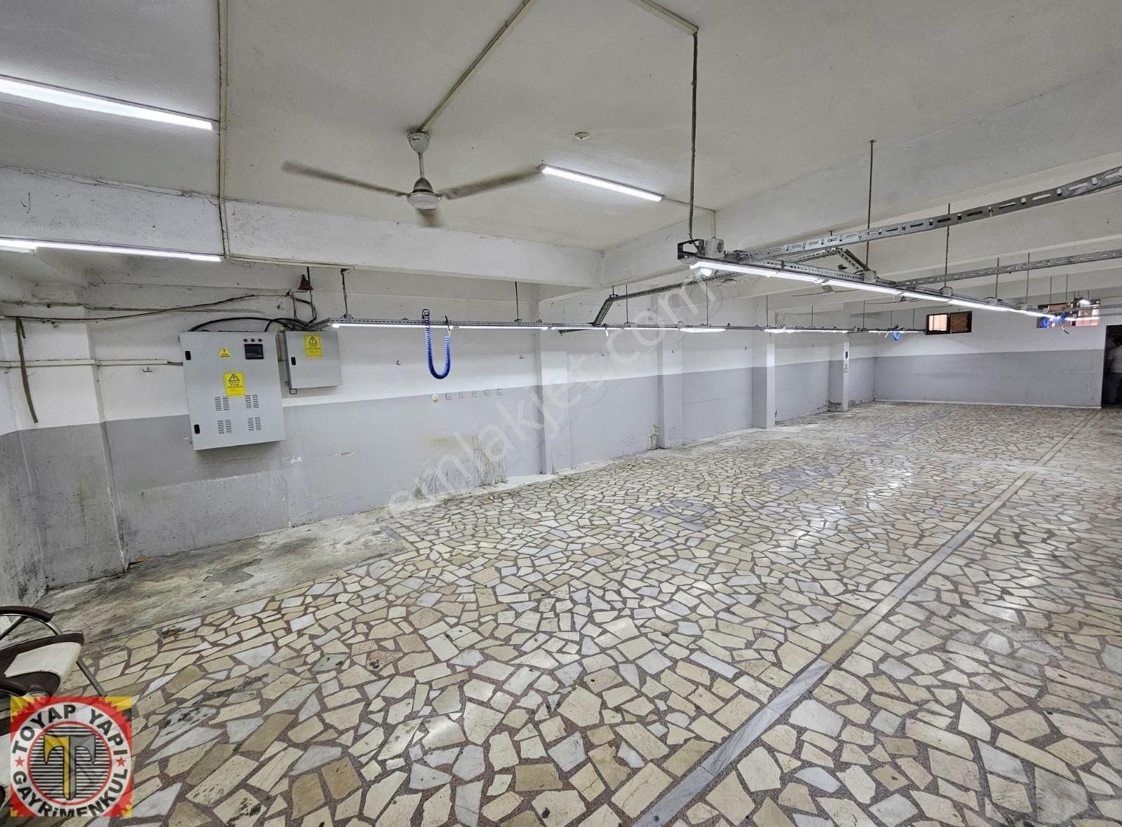 Toyap Yapıdan Sultançiftliği Mahallesinde Kiralık 400m2 Dükkan