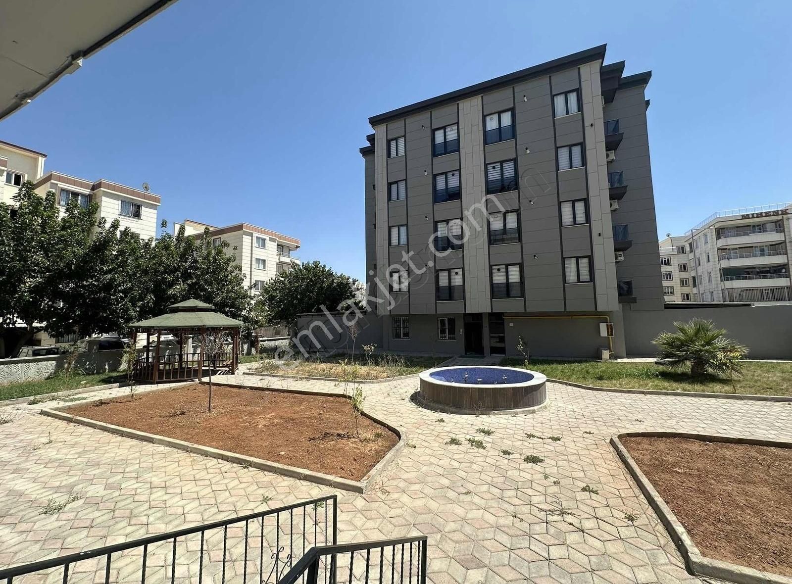 Sırrında Sürücü Kurslarına Yakın Eşyalı Full Satılık Daire