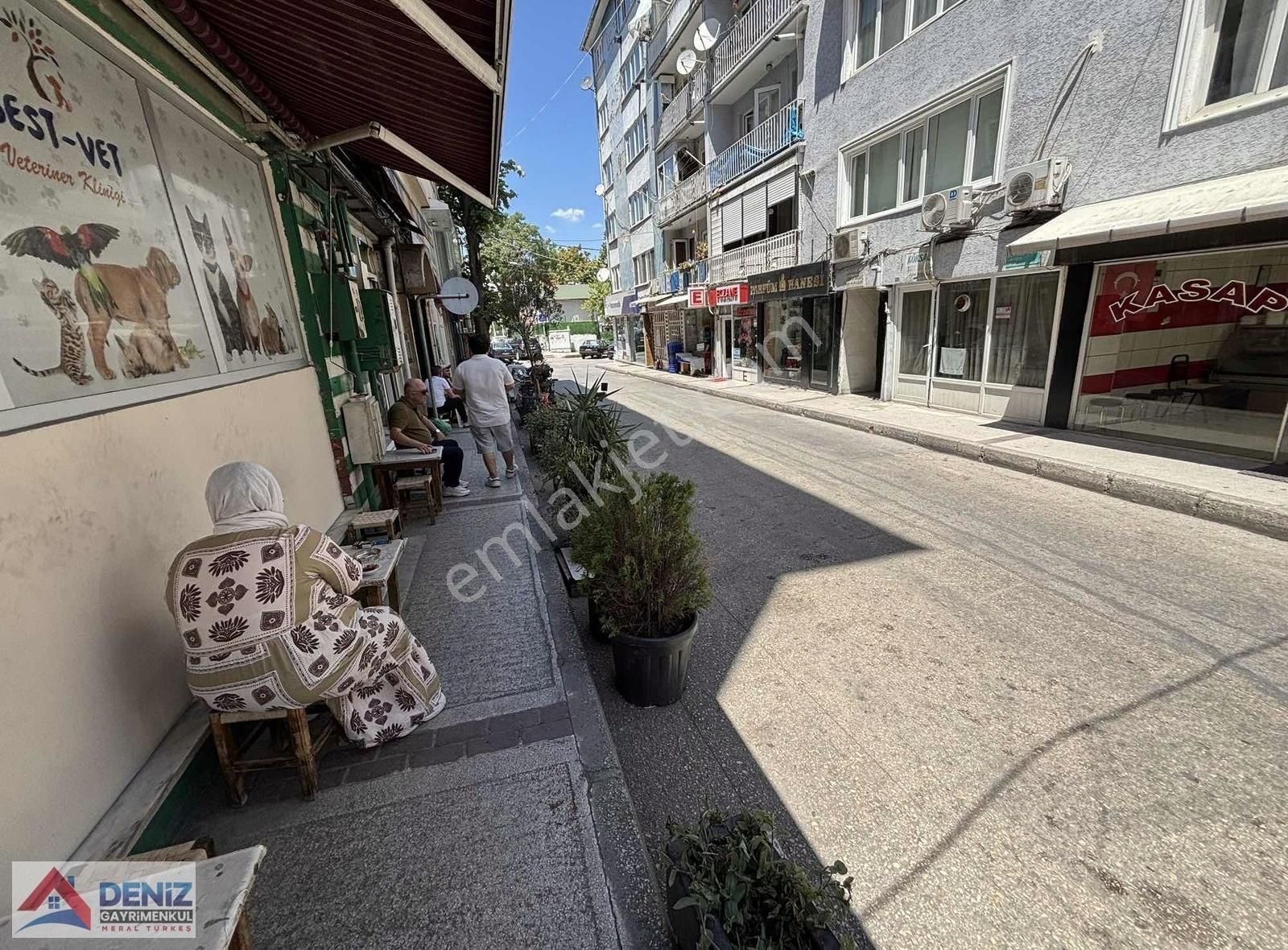 Altıparmak Satılık Asansörlü Yeni Binada 2 + 1 Daire