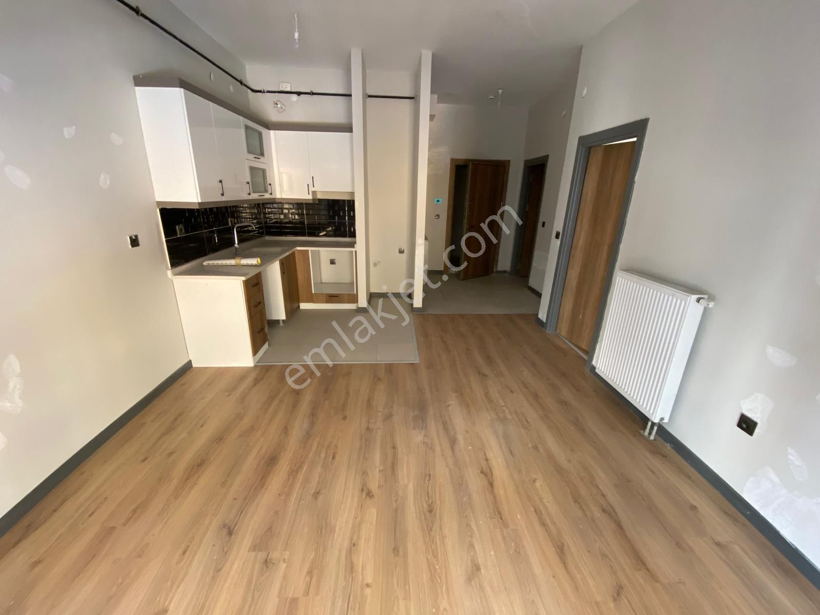 Gaziosmanpaşa Bağlarbaşı 7/a 1.etap Satılık 1+1 Daire 56m2 1.arakat Balkonlu Ve Site İçi - Görsel 4