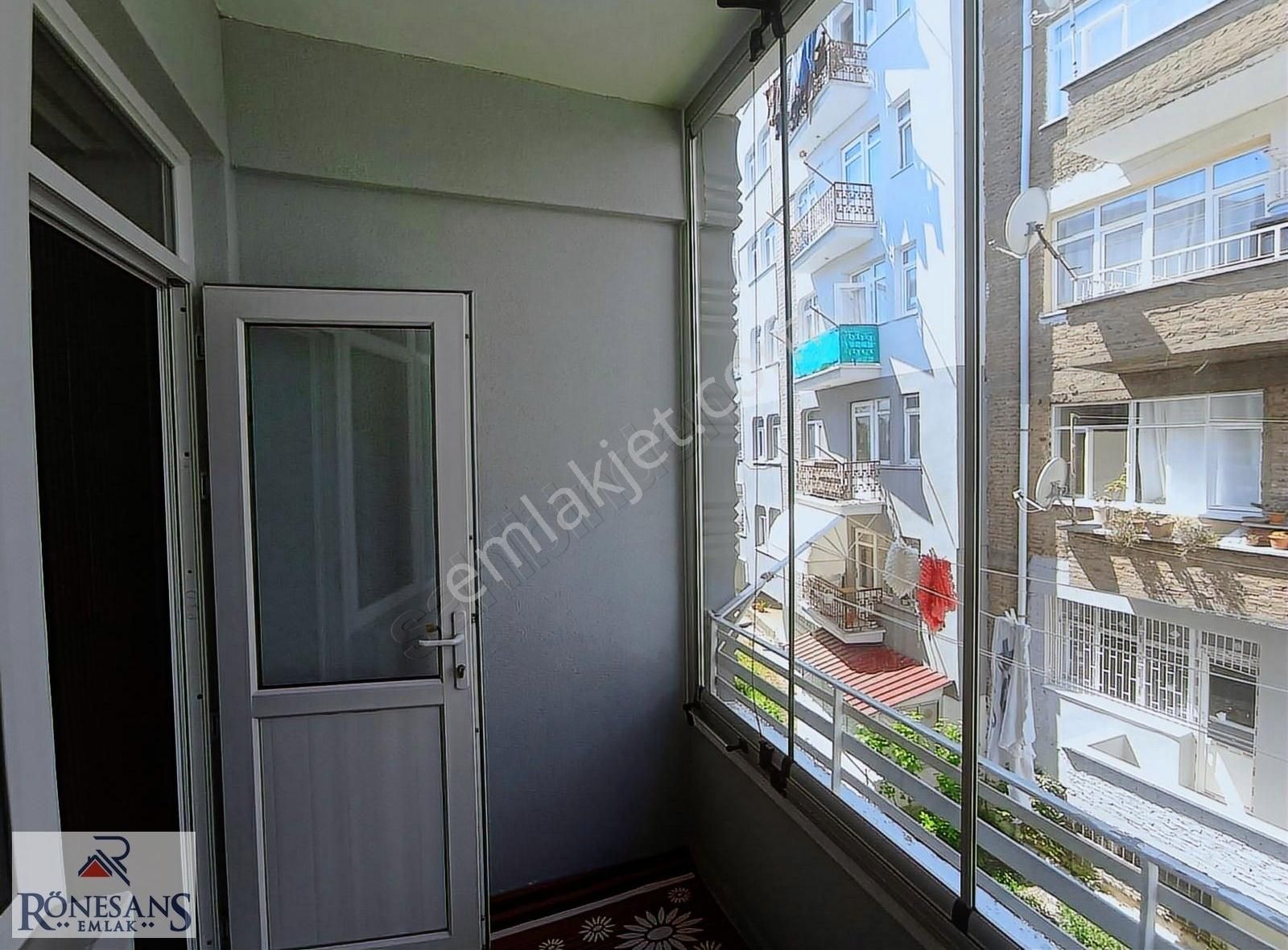 Rönesans Emlak'tan Tadilatı Yapılmış Fırsat 2+1 Daire