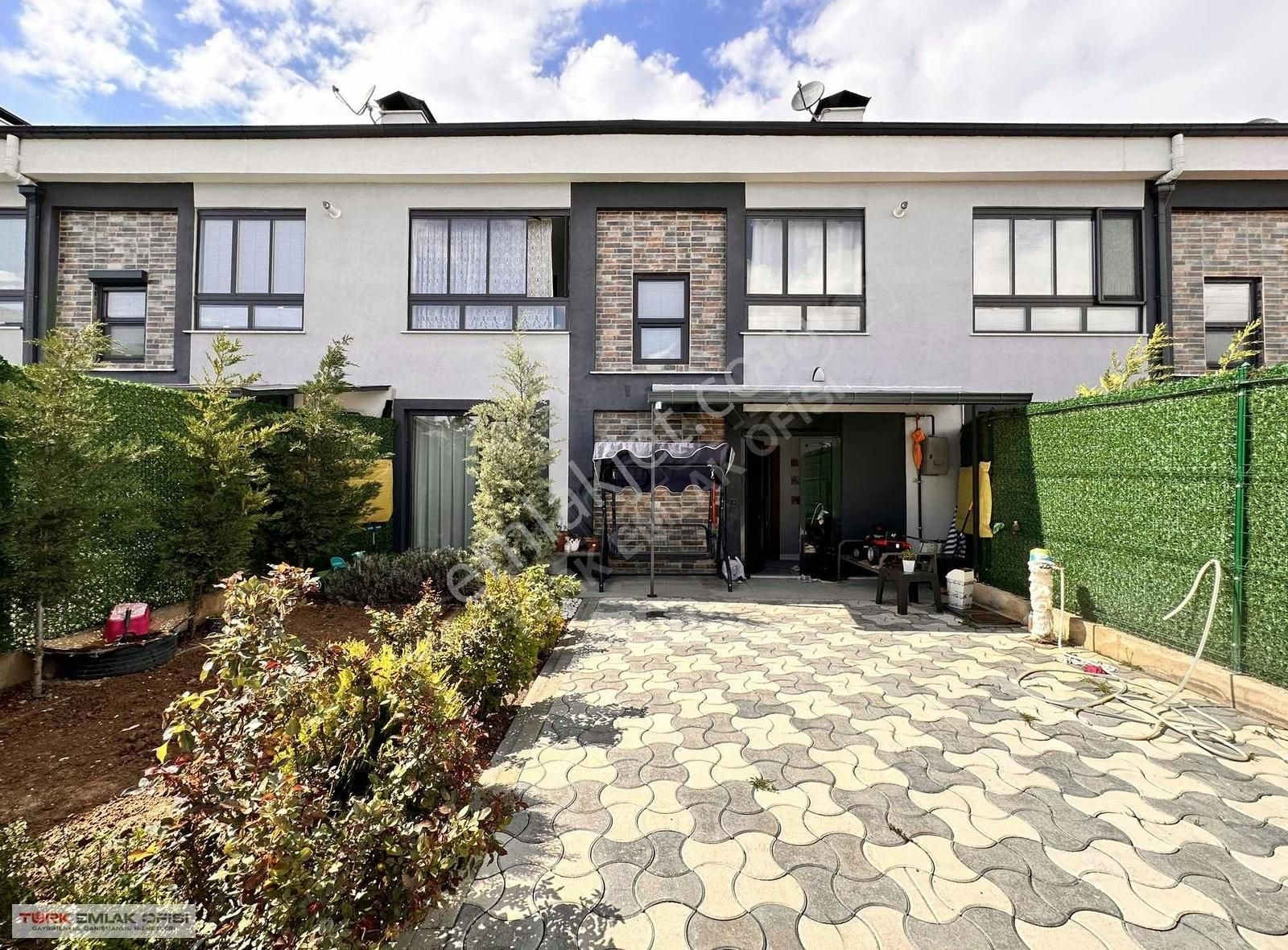İstiklal Mah.şehir Hastanesi Civarı 5+1 Lüks Satılık Villa