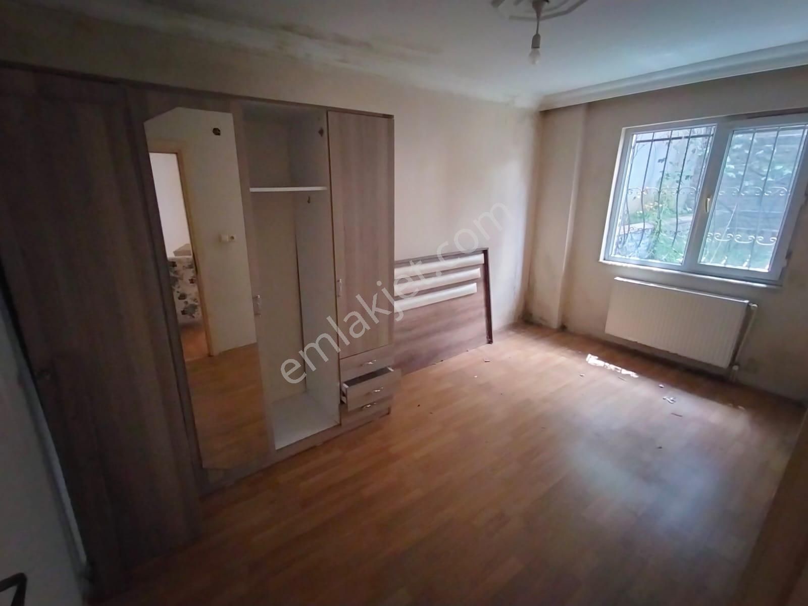 Ümraniye Armağanevler 2+1 Satılık Bahçe Katı İskanlı Daire,​