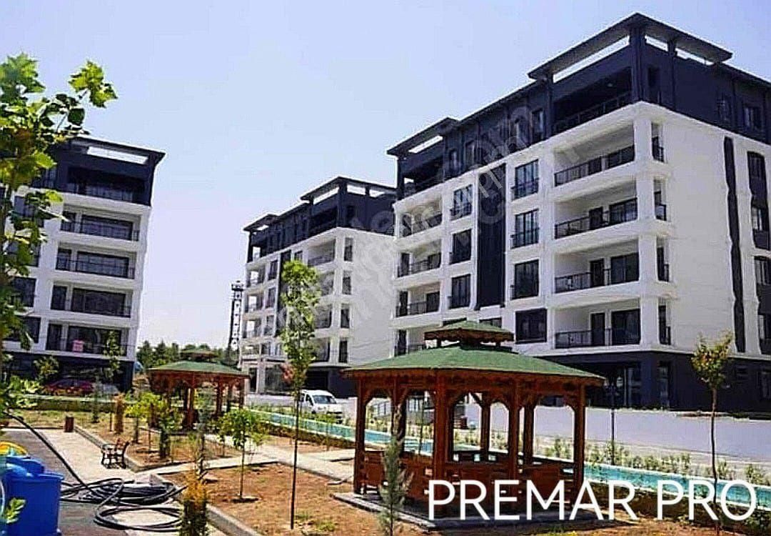 Premar Pro Gayrimenkul'den Fakülte Arkası Satılık 5+1 Daire
