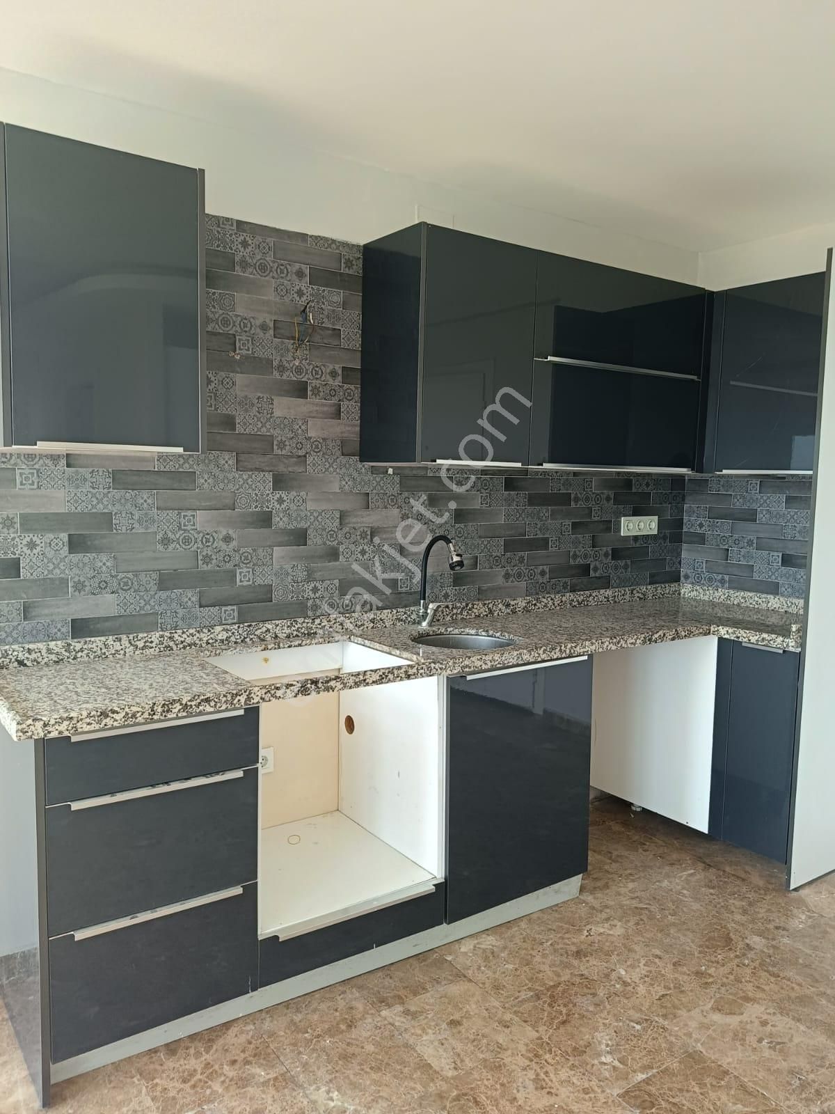 Birlik Gayrimenkulden Osmangazi Mahallesi’nde Merkezi Konumda 2+1 Kiralık Daire