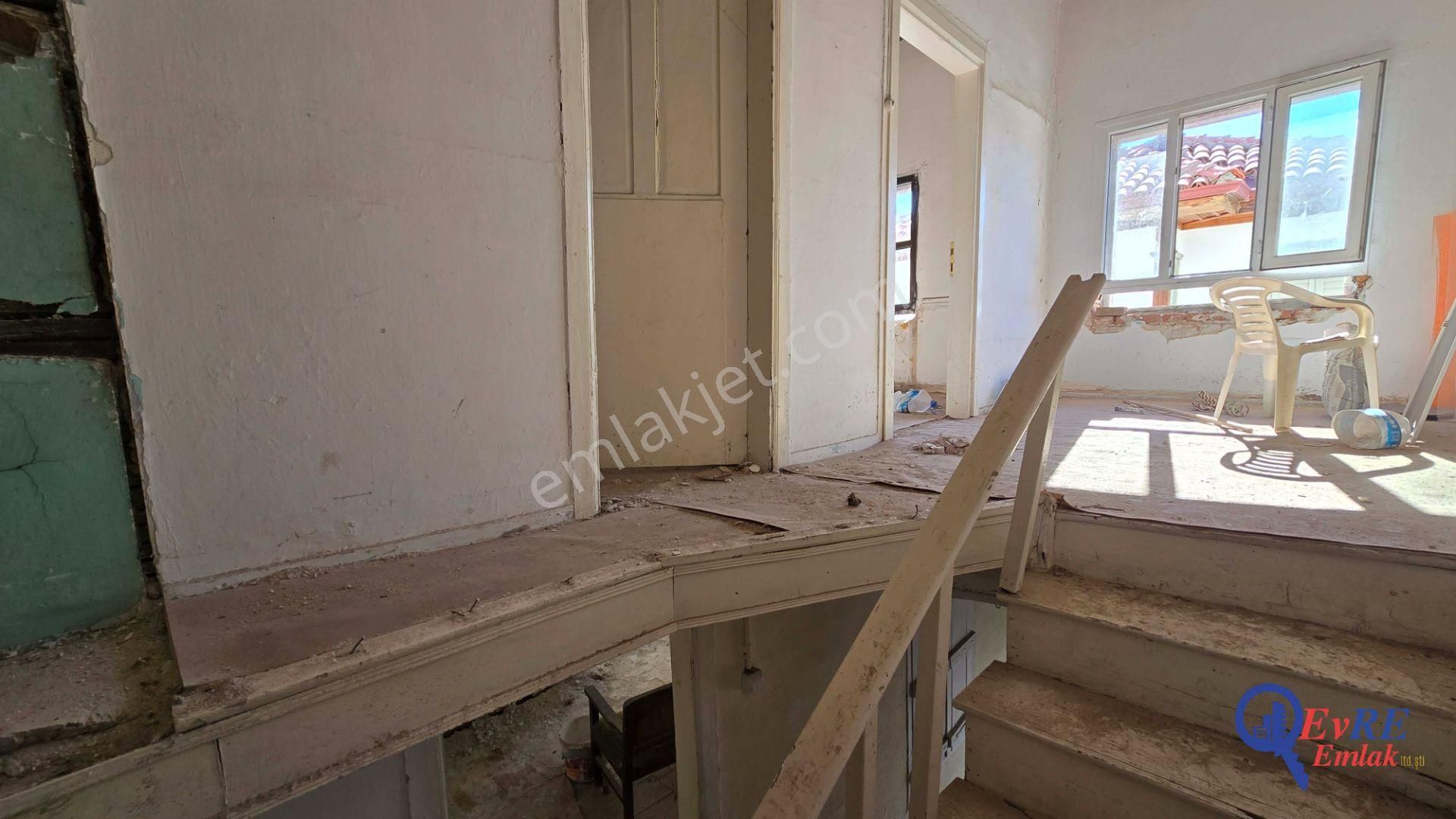 Evre Emlaktan Ayvalıkta Satılık Deniz Manzaralı 3+1 Müstakil Ev - Görsel 19