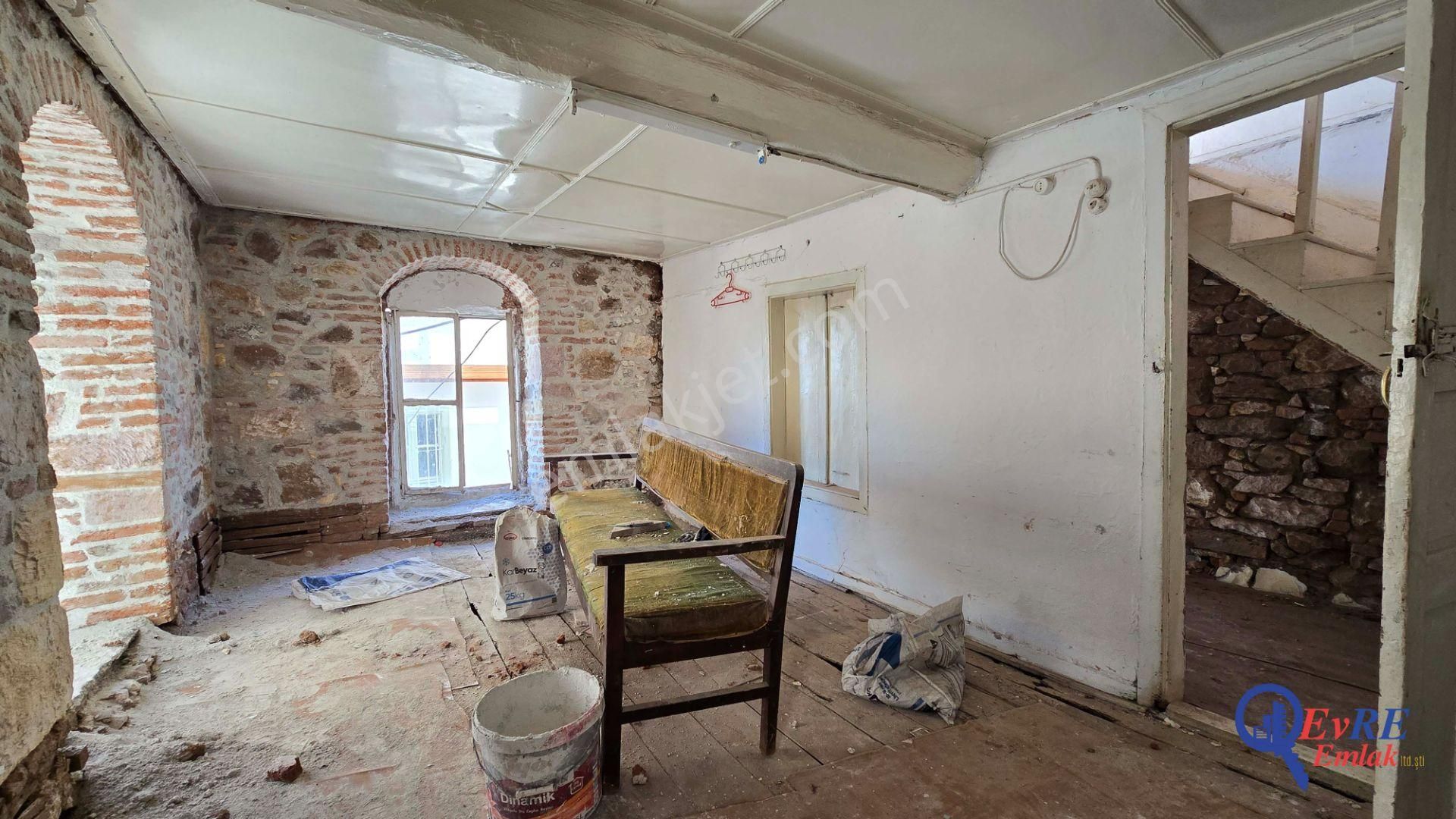 Evre Emlaktan Ayvalıkta Satılık Deniz Manzaralı 3+1 Müstakil Ev - Görsel 14