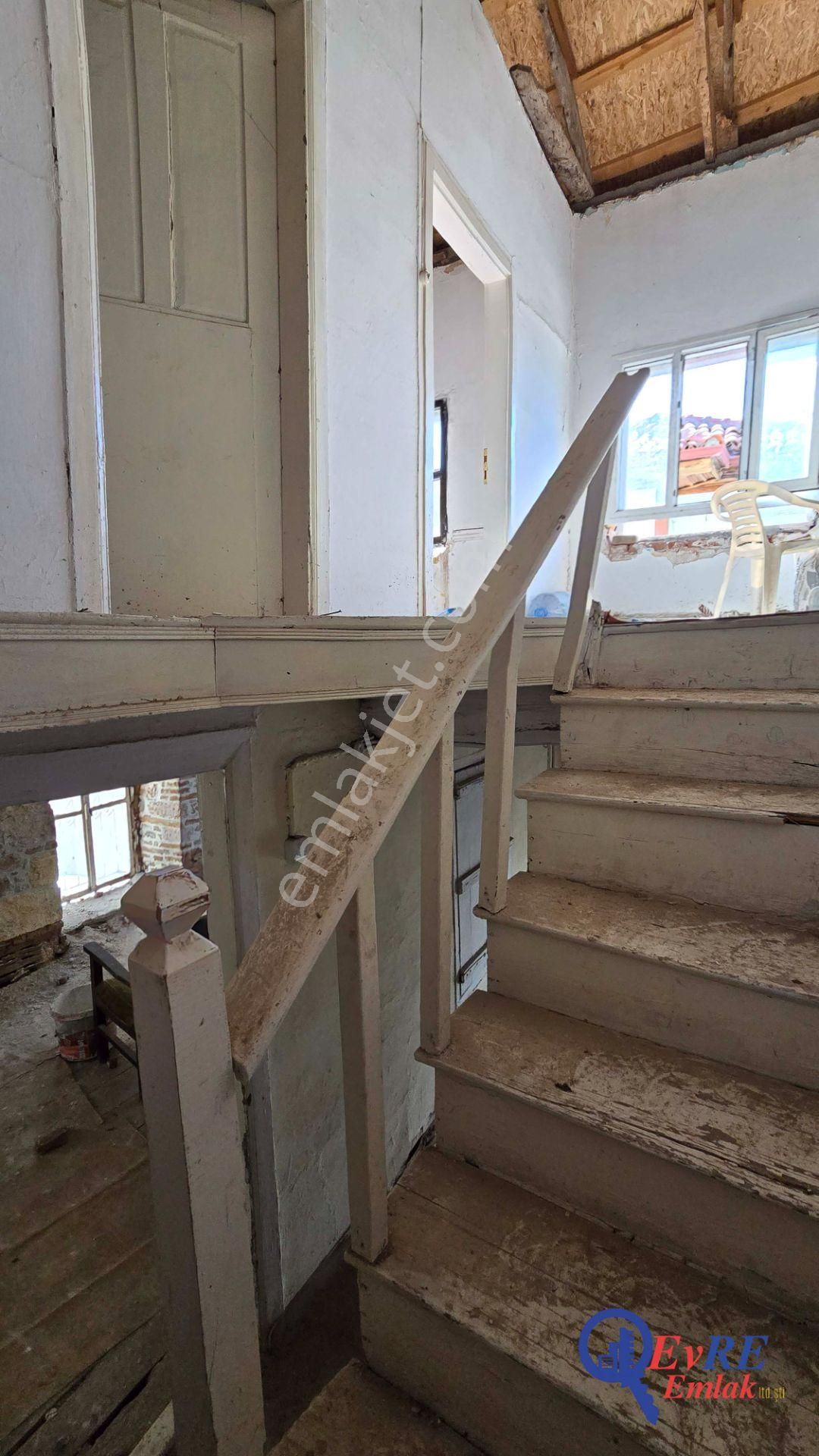 Evre Emlaktan Ayvalıkta Satılık Deniz Manzaralı 3+1 Müstakil Ev - Görsel 16