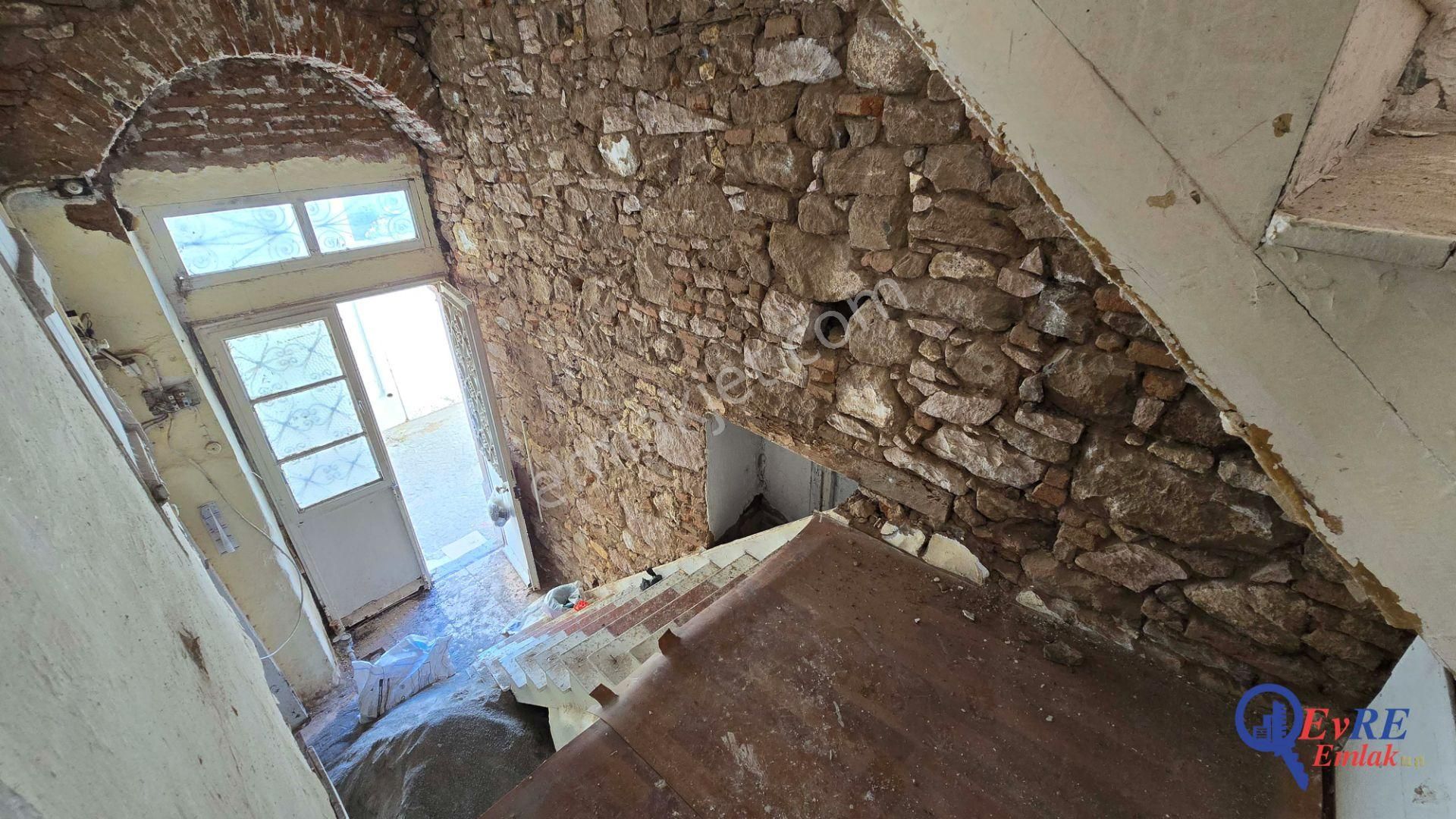 Evre Emlaktan Ayvalıkta Satılık Deniz Manzaralı 3+1 Müstakil Ev - Görsel 11