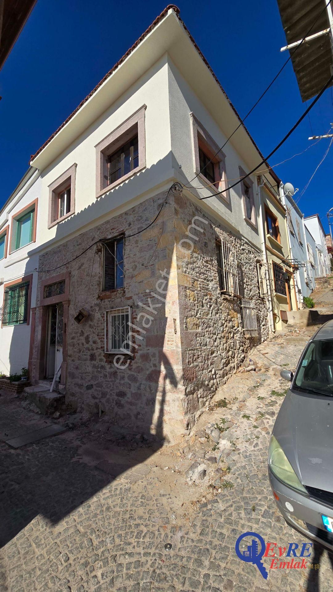 Evre Emlaktan Ayvalıkta Satılık Deniz Manzaralı 3+1 Müstakil Ev - Görsel 3