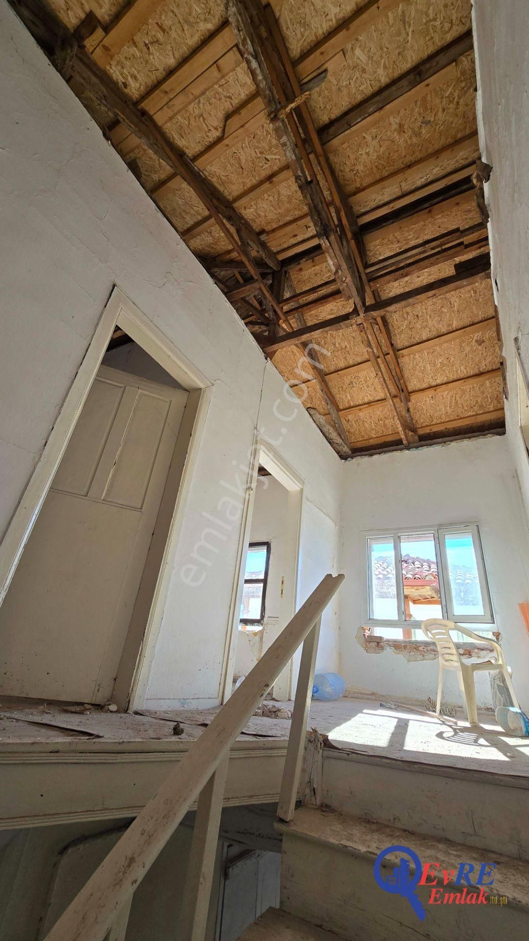 Evre Emlaktan Ayvalıkta Satılık Deniz Manzaralı 3+1 Müstakil Ev - Görsel 18