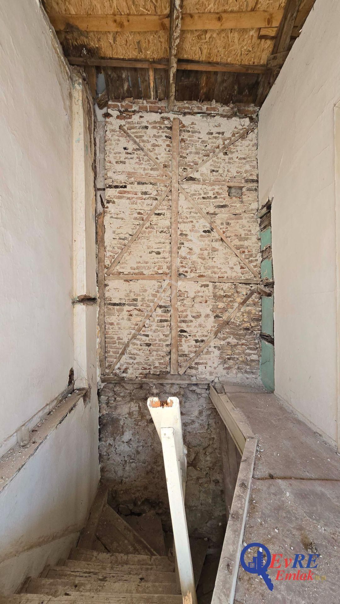 Evre Emlaktan Ayvalıkta Satılık Deniz Manzaralı 3+1 Müstakil Ev - Görsel 15