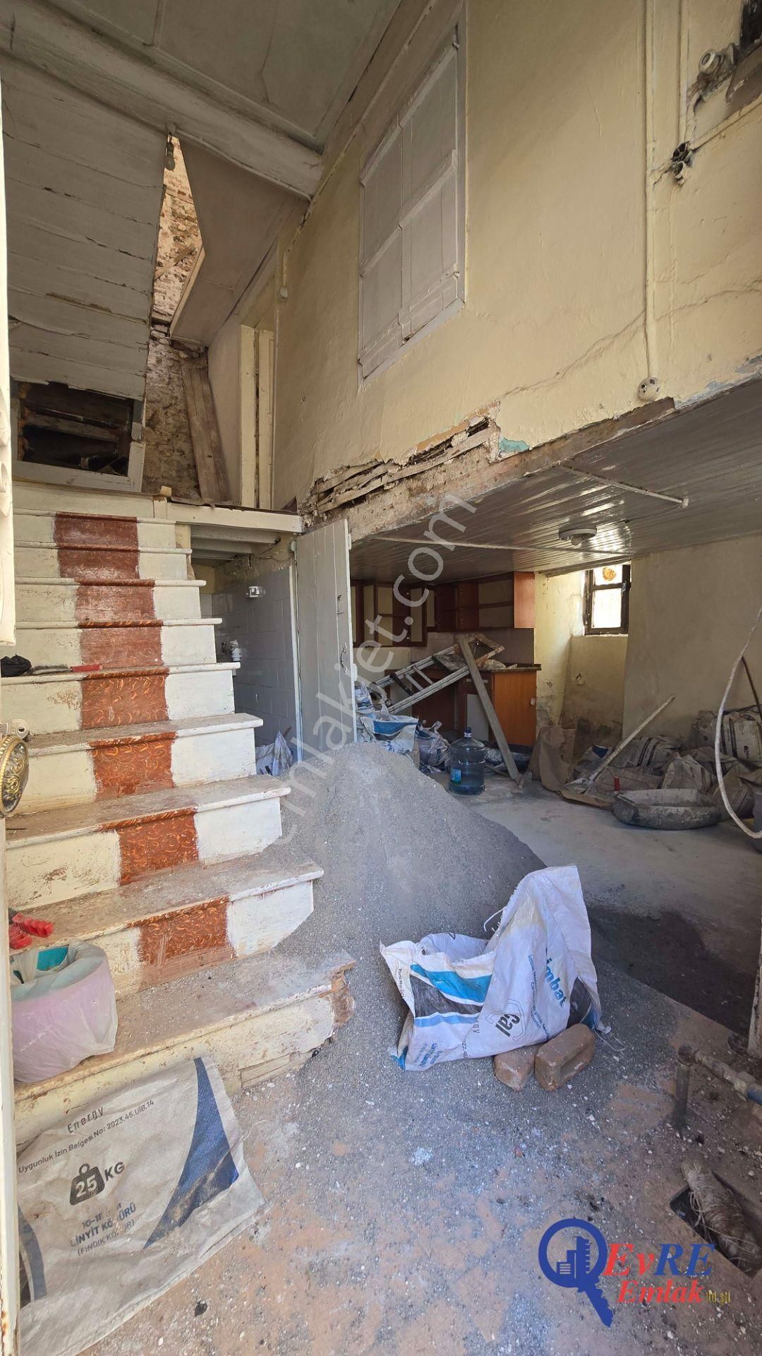 Evre Emlaktan Ayvalıkta Satılık Deniz Manzaralı 3+1 Müstakil Ev - Görsel 7