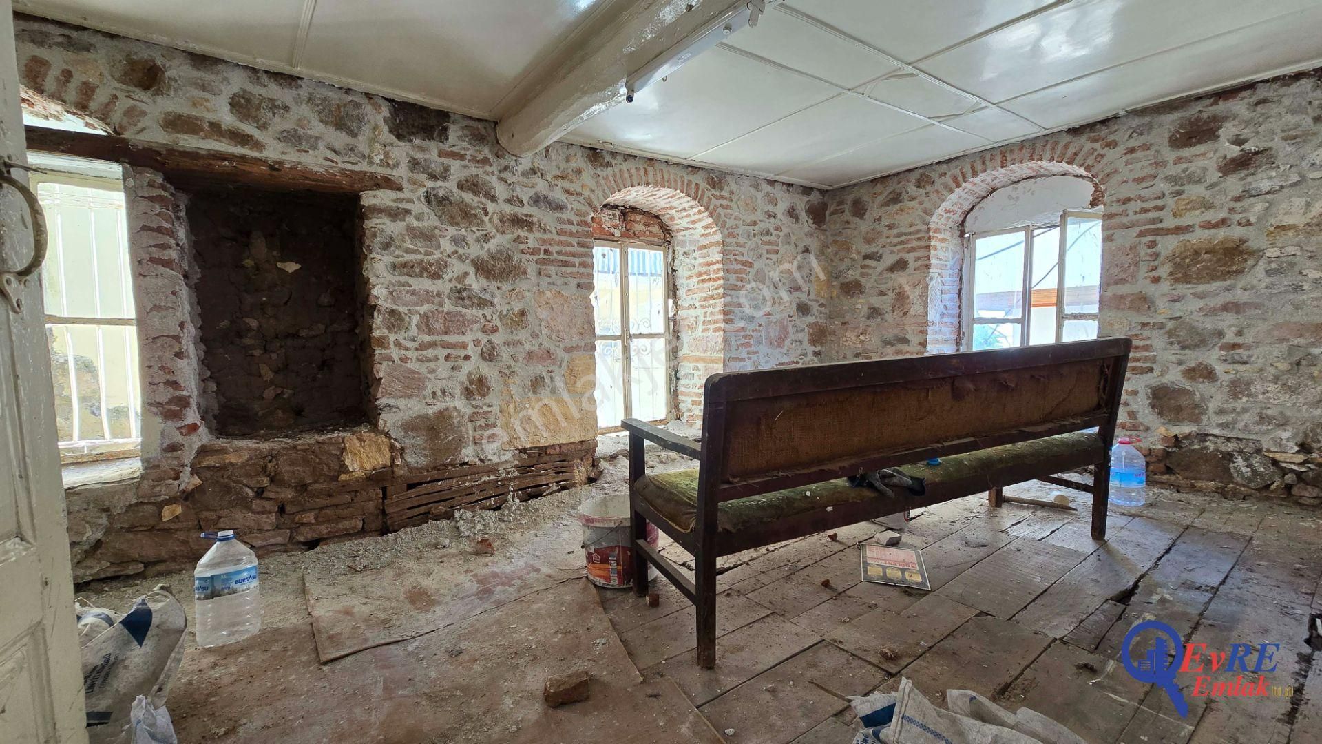 Evre Emlaktan Ayvalıkta Satılık Deniz Manzaralı 3+1 Müstakil Ev - Görsel 12