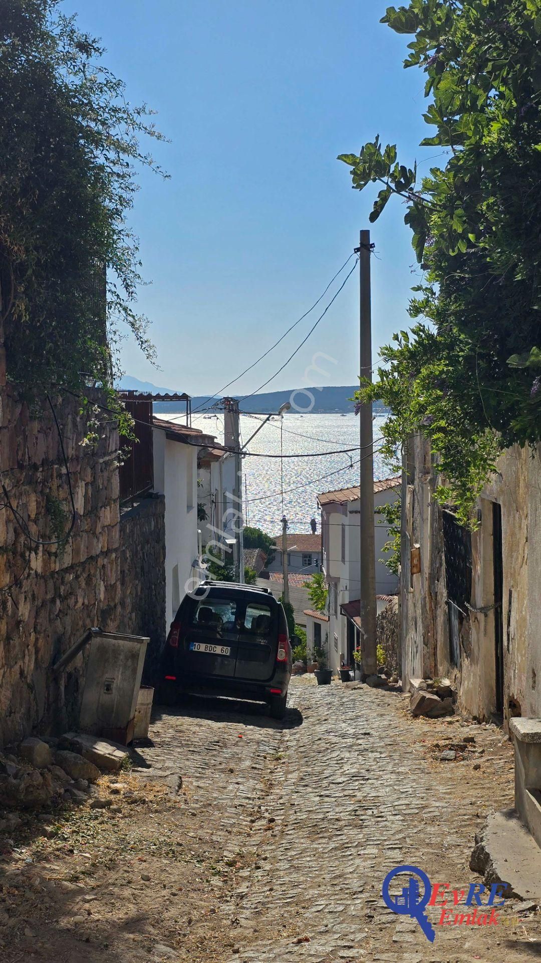 Evre Emlaktan Ayvalıkta Satılık Deniz Manzaralı 3+1 Müstakil Ev - Görsel 5