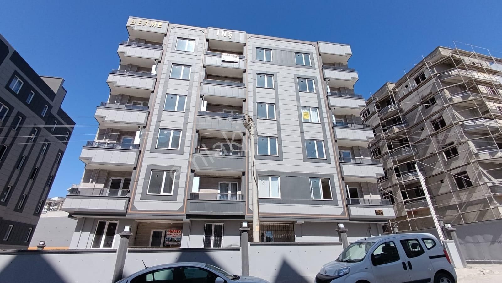 World İlkevim'den Ana Cadde Üzerinde Satılık 1+1 Daire