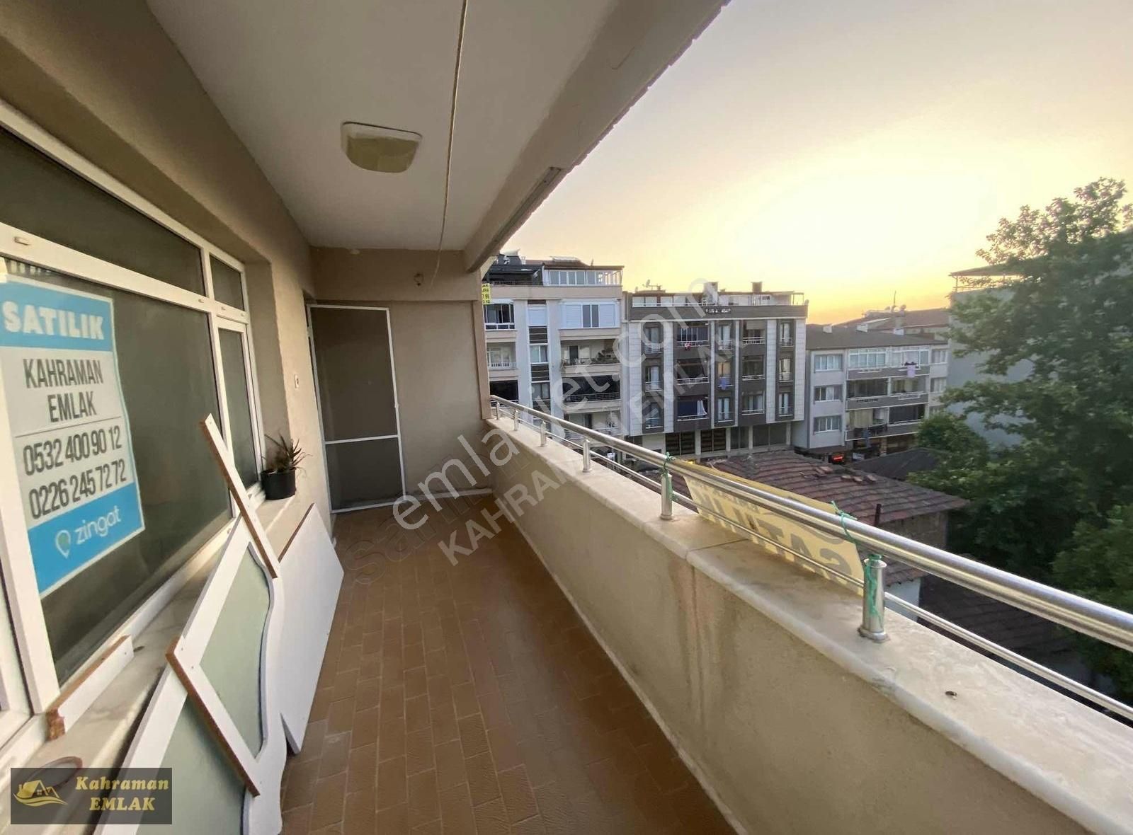 Çınarcık Merkezde 2+1 Ön Cephe Ara Kat Daire
