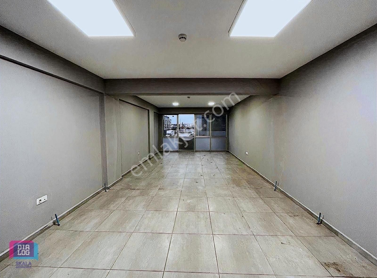 Dialog Skaladan Zer-5 Plazada 3 Bölümlü Kiralık Dükkan
