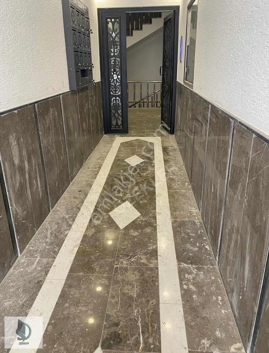 Yalova Çiftlikköyde Muhammet Akif Arsoy Mh 5+1 Satılık Dubleks