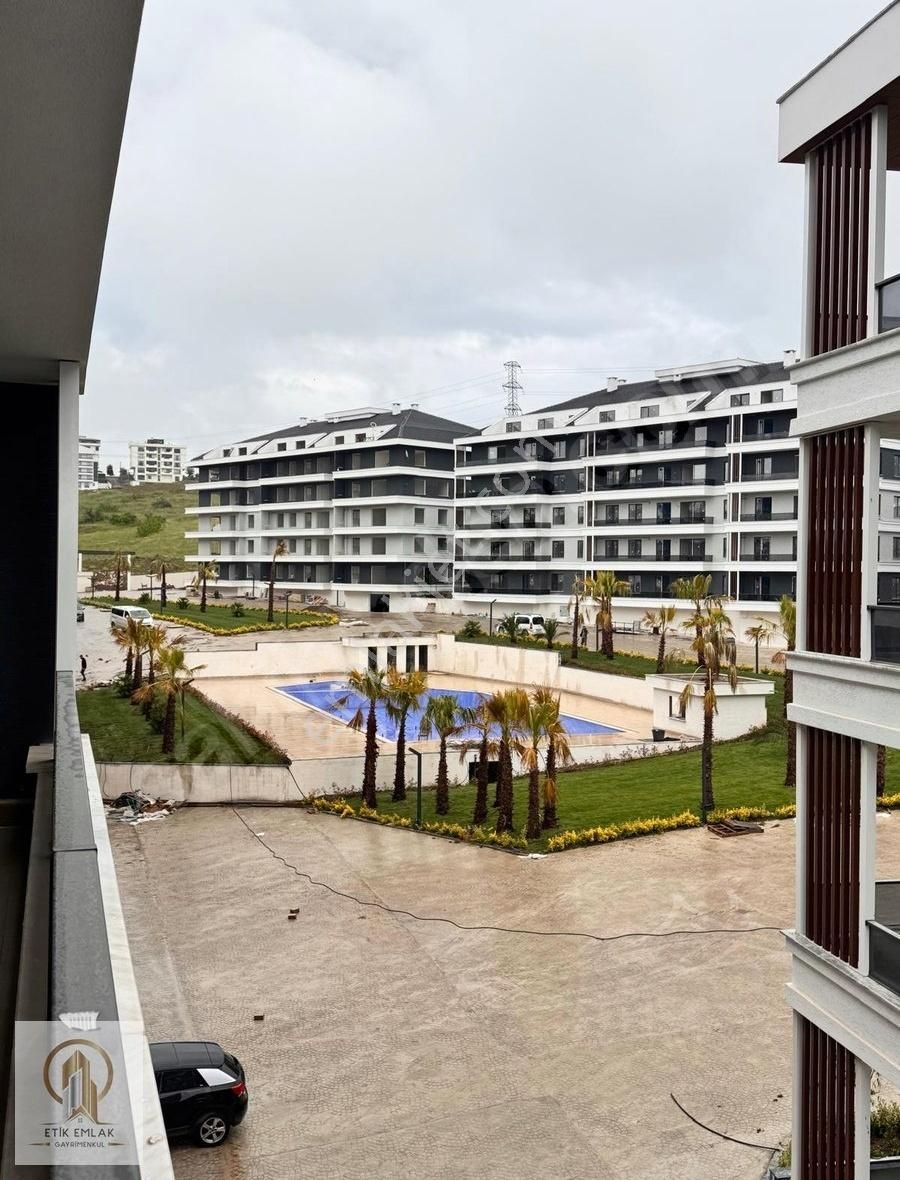 Gözde Yaşam Alanı Vadi Şehir'de Kiralık 3+1 Daire