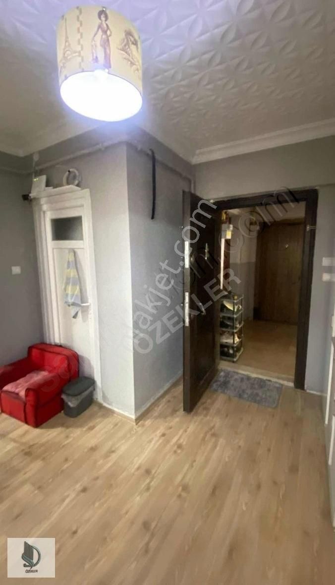 Çiftlikköy 3 + 1 Denize Sıfır Eşyalı Satılık Daire