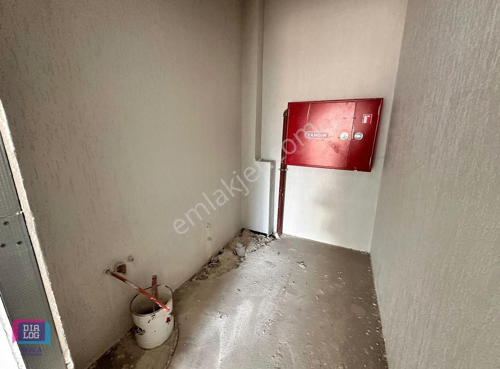 Dialog Skaladan Küçük Sanayi West Pointte Kiralık Dükkanlar