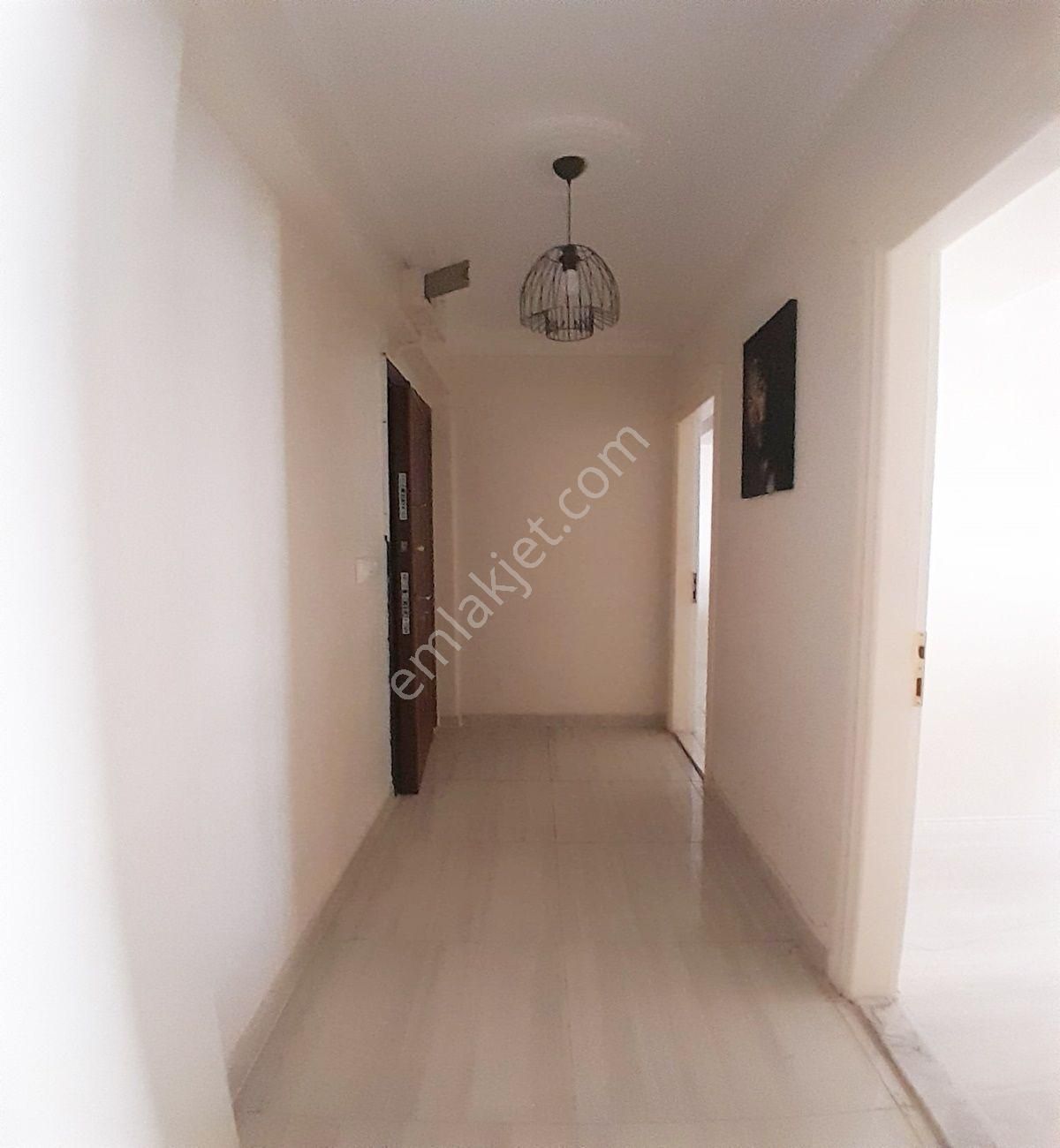 Avcılar Cihangirde 2+1 Balkonlu Y.giriş Satılık Daire Fırsatı