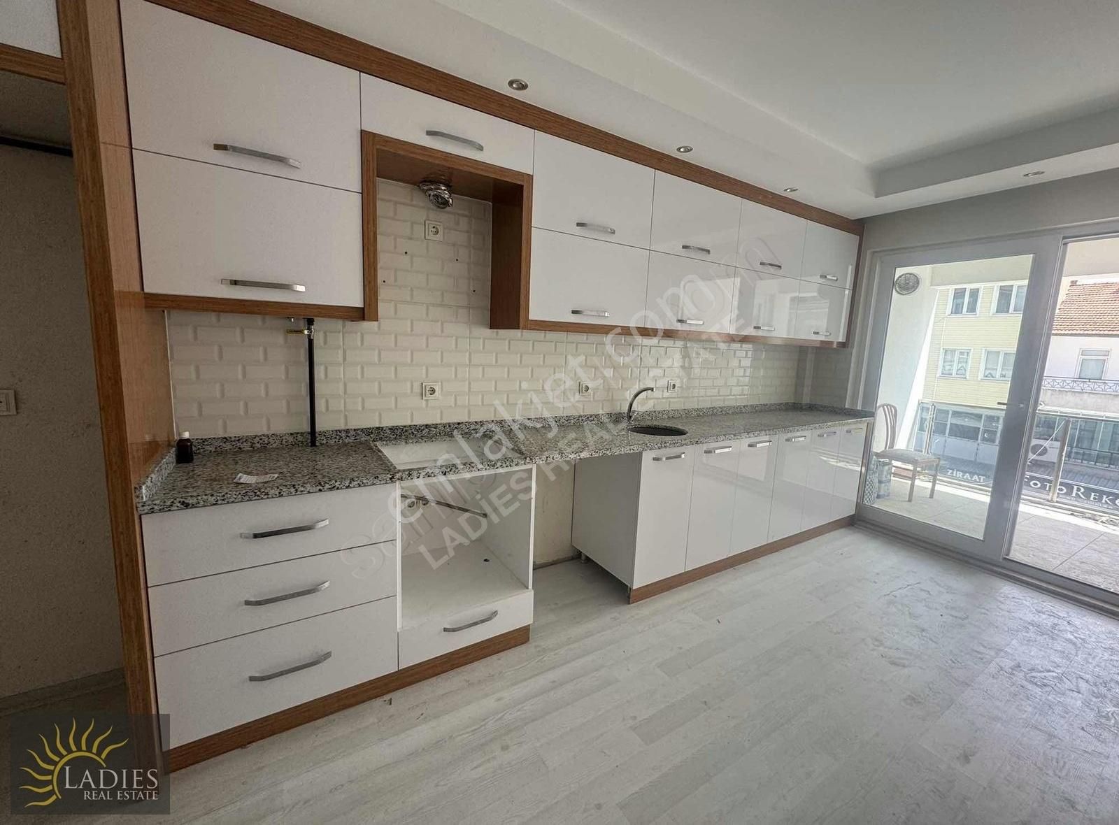 Çameli'de Yüksek Kredili Geniş 3+1 Kapalı Mutfak Daire