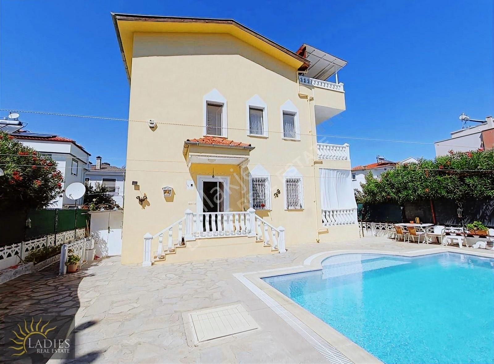 Dalaman Merkezde Müstakil Havuz Lu Villa