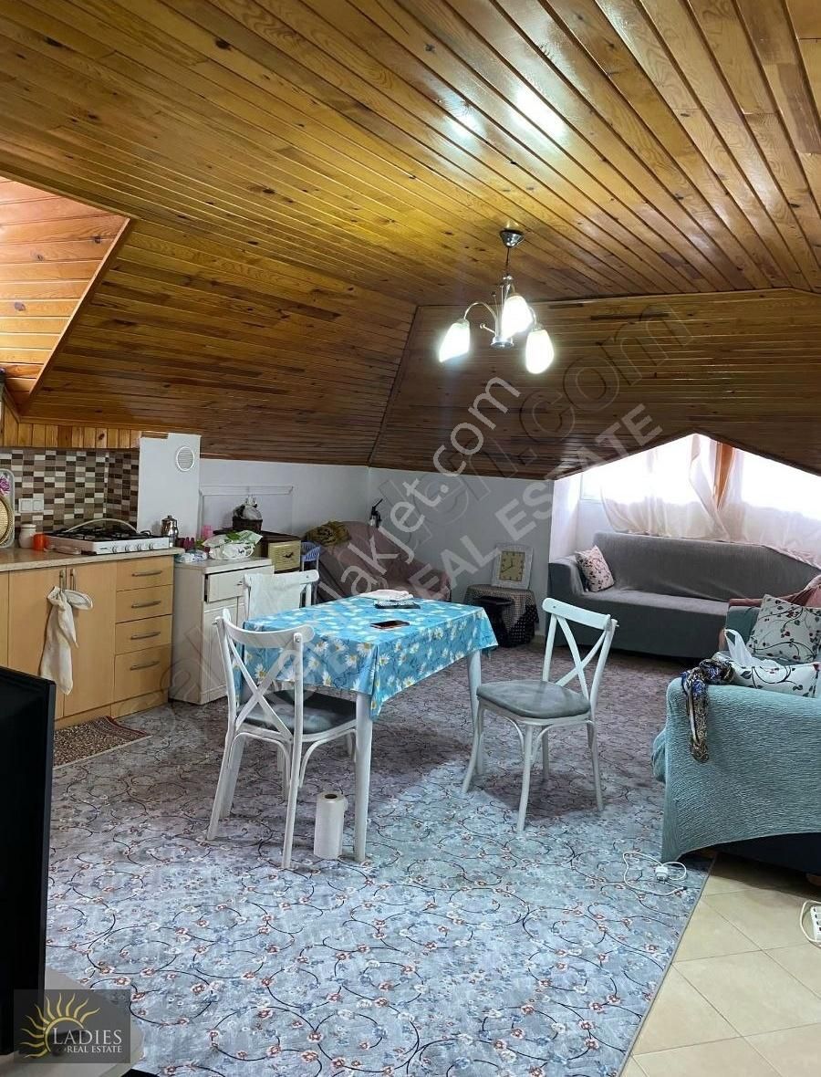 Ortaca Merkezde 1+1 Çatı Katı Daire