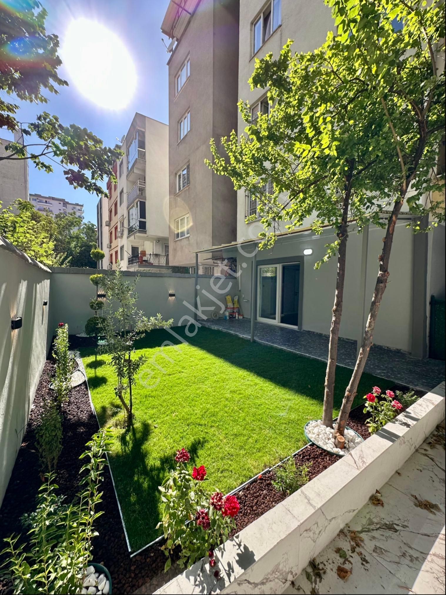 Emlak Center'dan Yeni Mah Satılık 3+1 Ful Lüks Daire