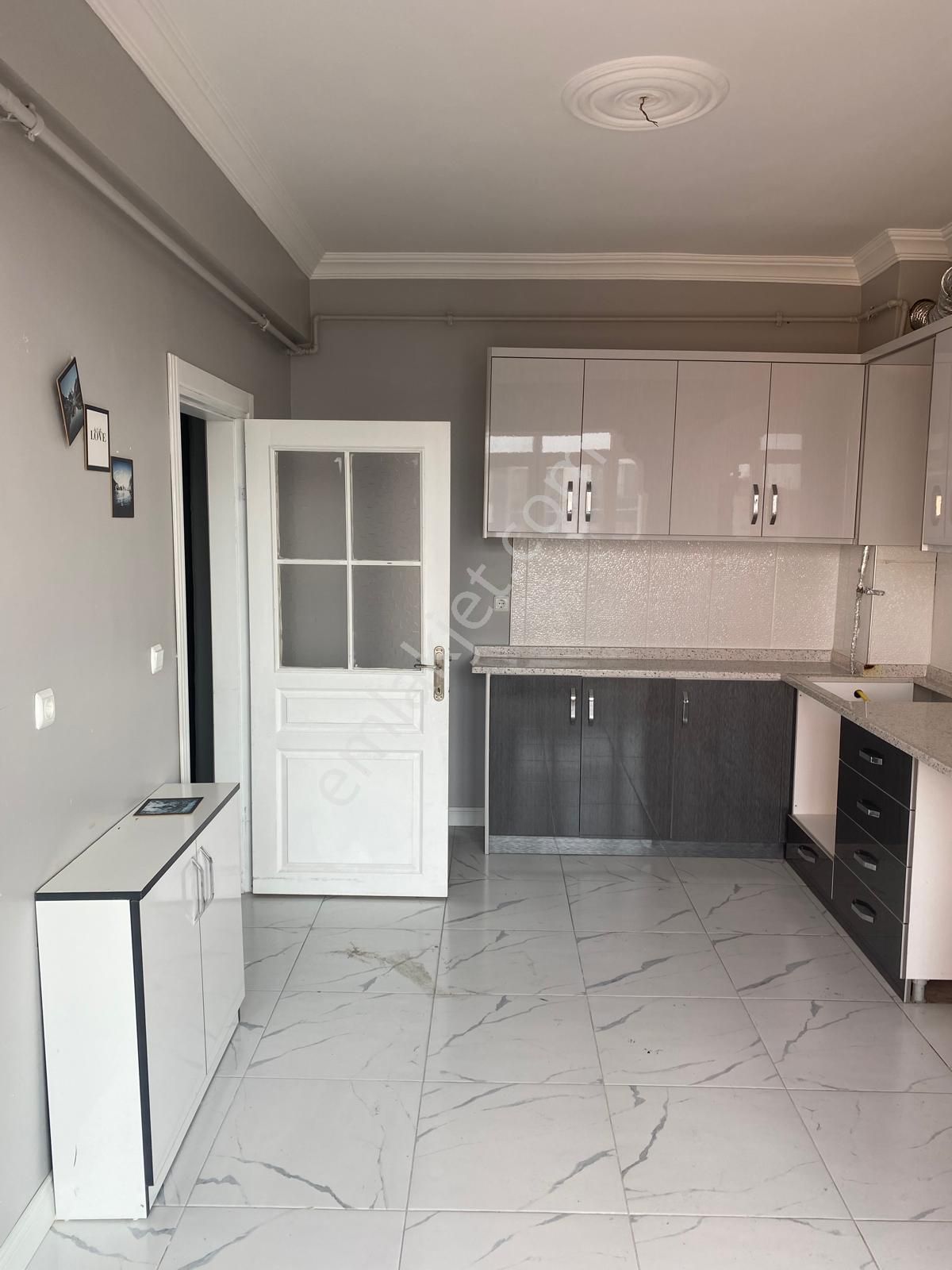 Elisa Gyo// İldem 5 Özel Yapsat 3+1 Ara Kat Kombili Ful+ful Yapılı Satılık Daire