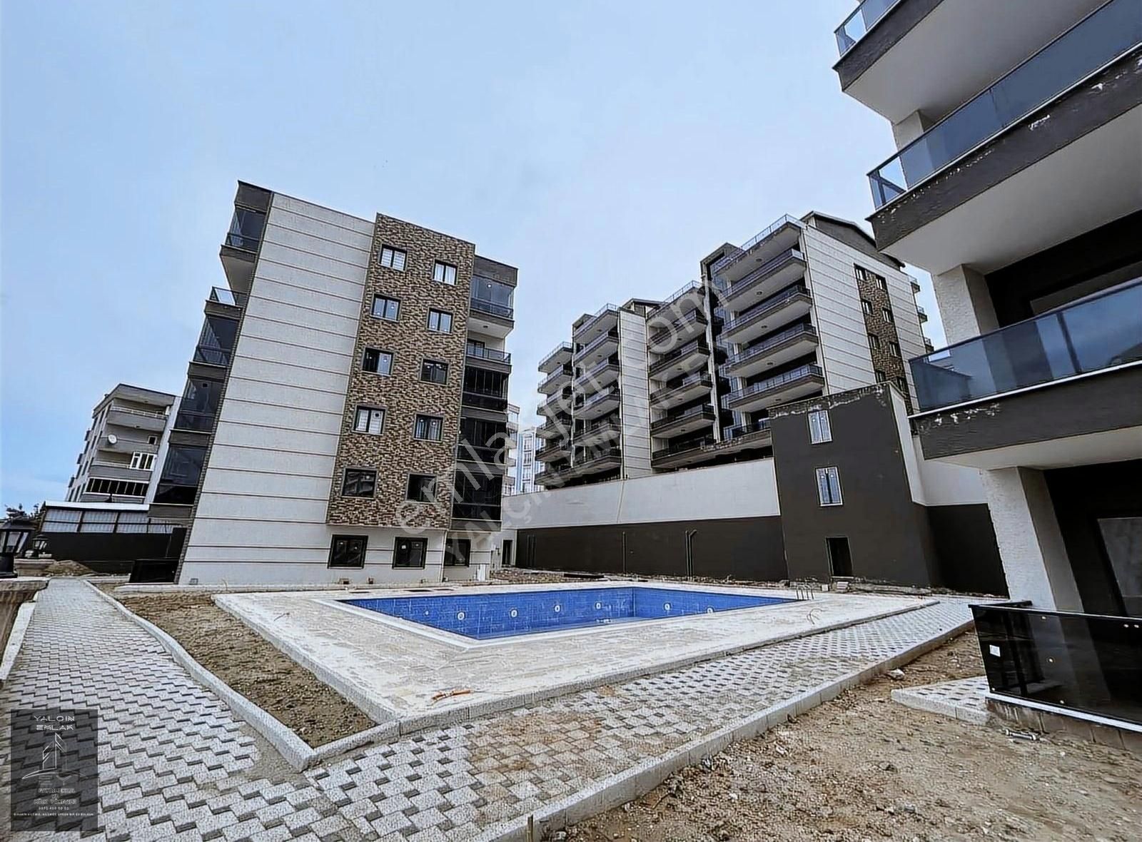 Yalçın Emlaktan Denize Cepheli 3+1 2+1 Fırsat Daireler - Görsel 13