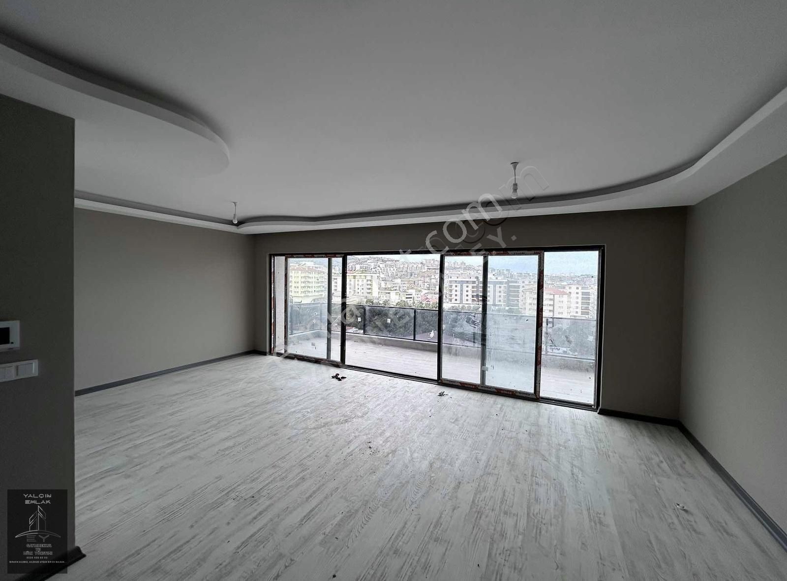 Yalçın Emlaktan Denize Cepheli 3+1 2+1 Fırsat Daireler