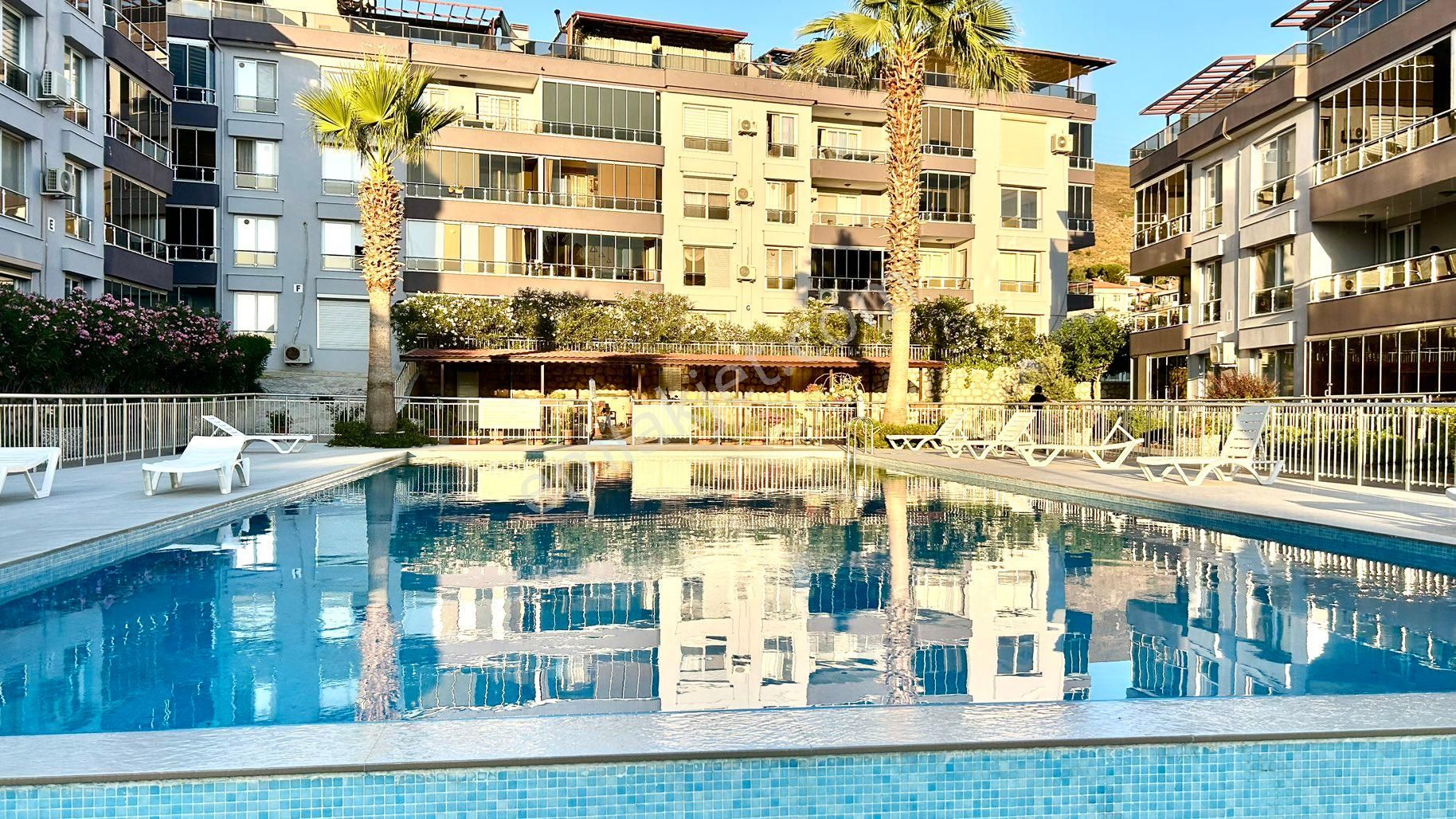 Güzelbahçe Yelki Havuzlu Site İçinde Kiralık Geniş 3+1 Daire