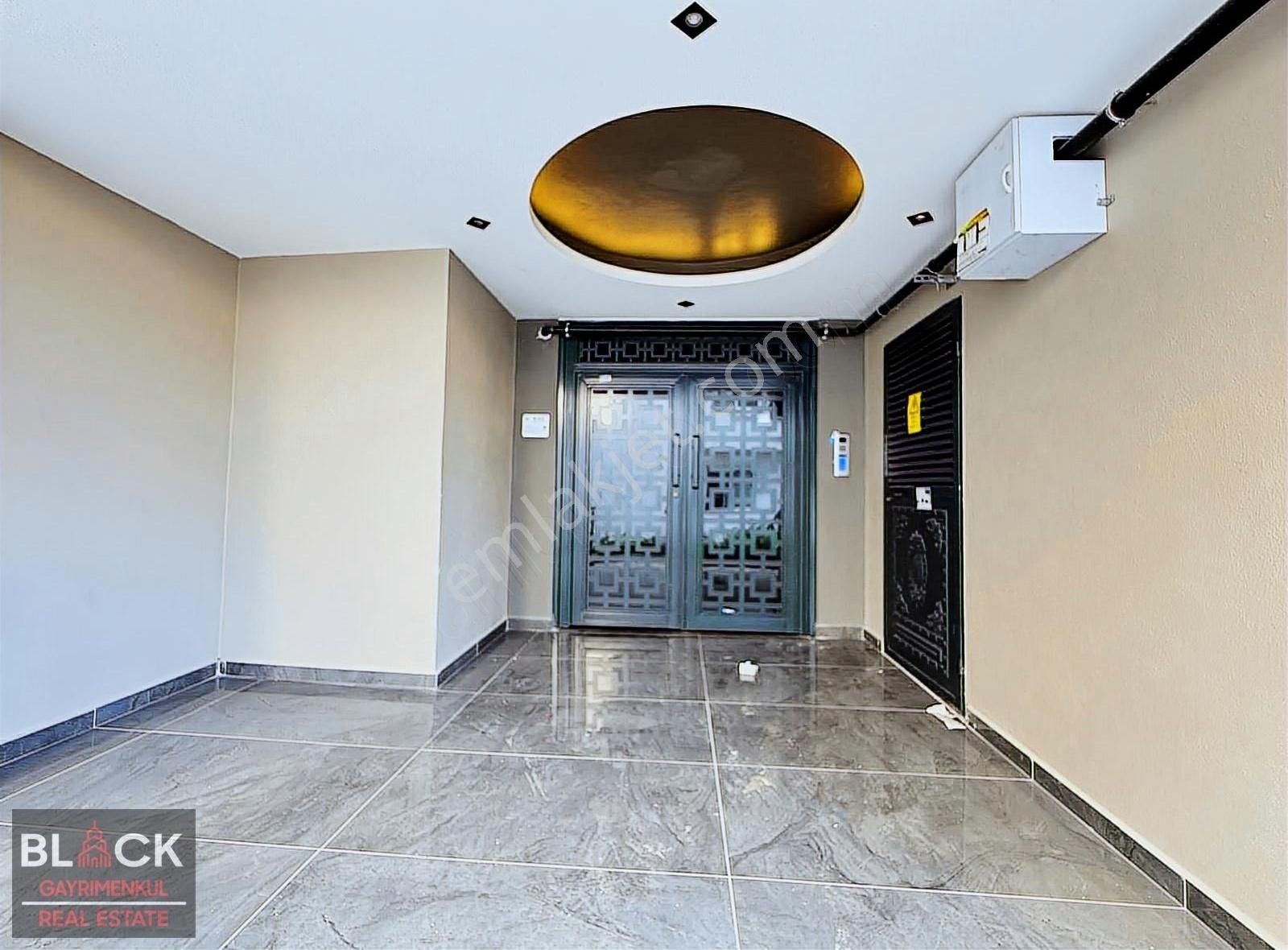 Black Ten Yukarı Alata Da Eşyalı 1+1 Kiralık Daire