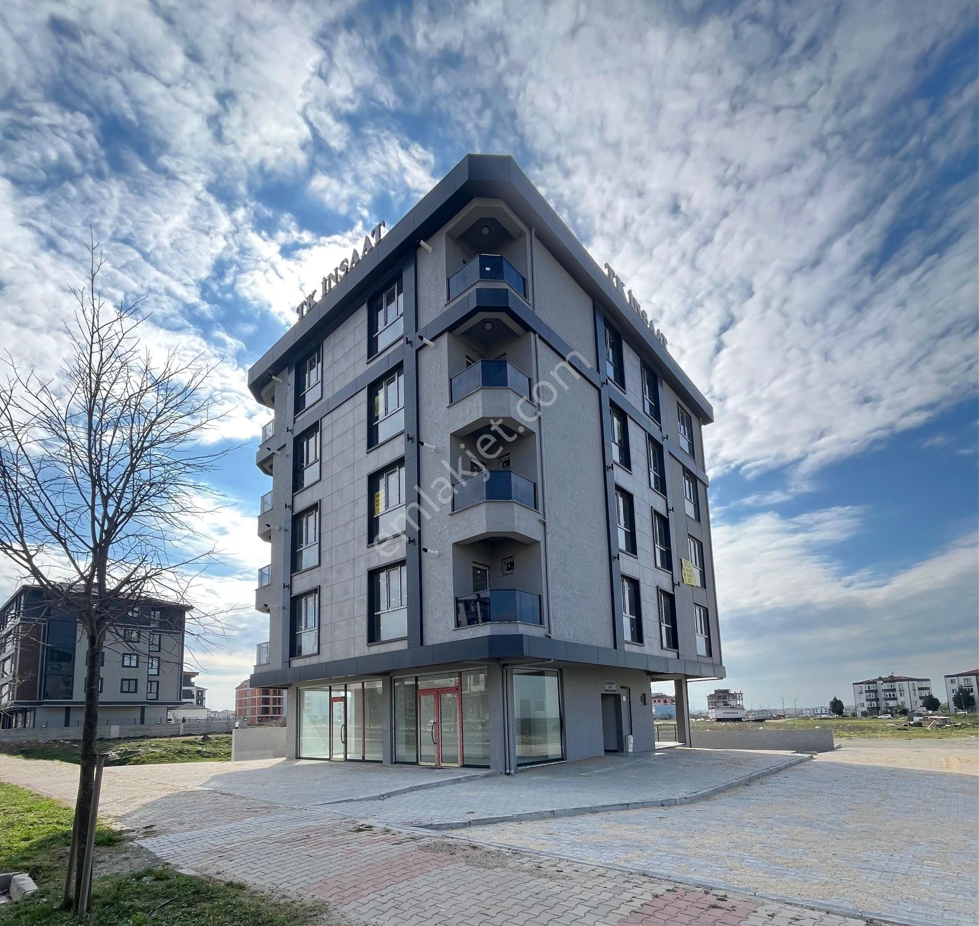 Bülent Ecevit Bulvarı Üzerinde Caddeye Cephe Sıfır Kiralık 1+1