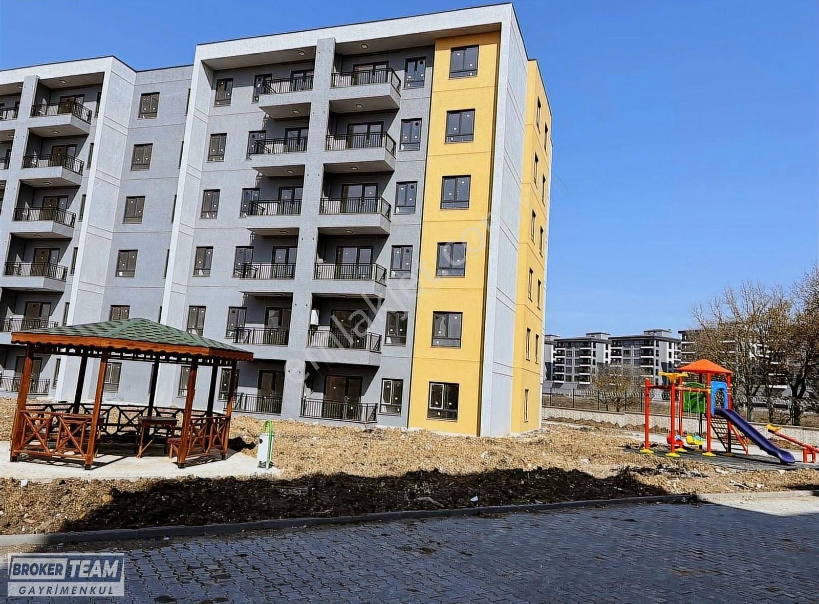 Bulvara Cephe 2+1 Bakgör Relife 7/24 Güvenlikli--beyaz Eşyalı