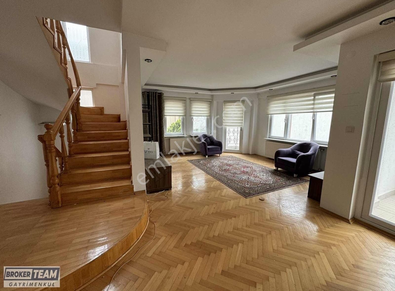 Beşevlerde Satılık 5+1 Villa ( Arsa Araba Takası Olur )