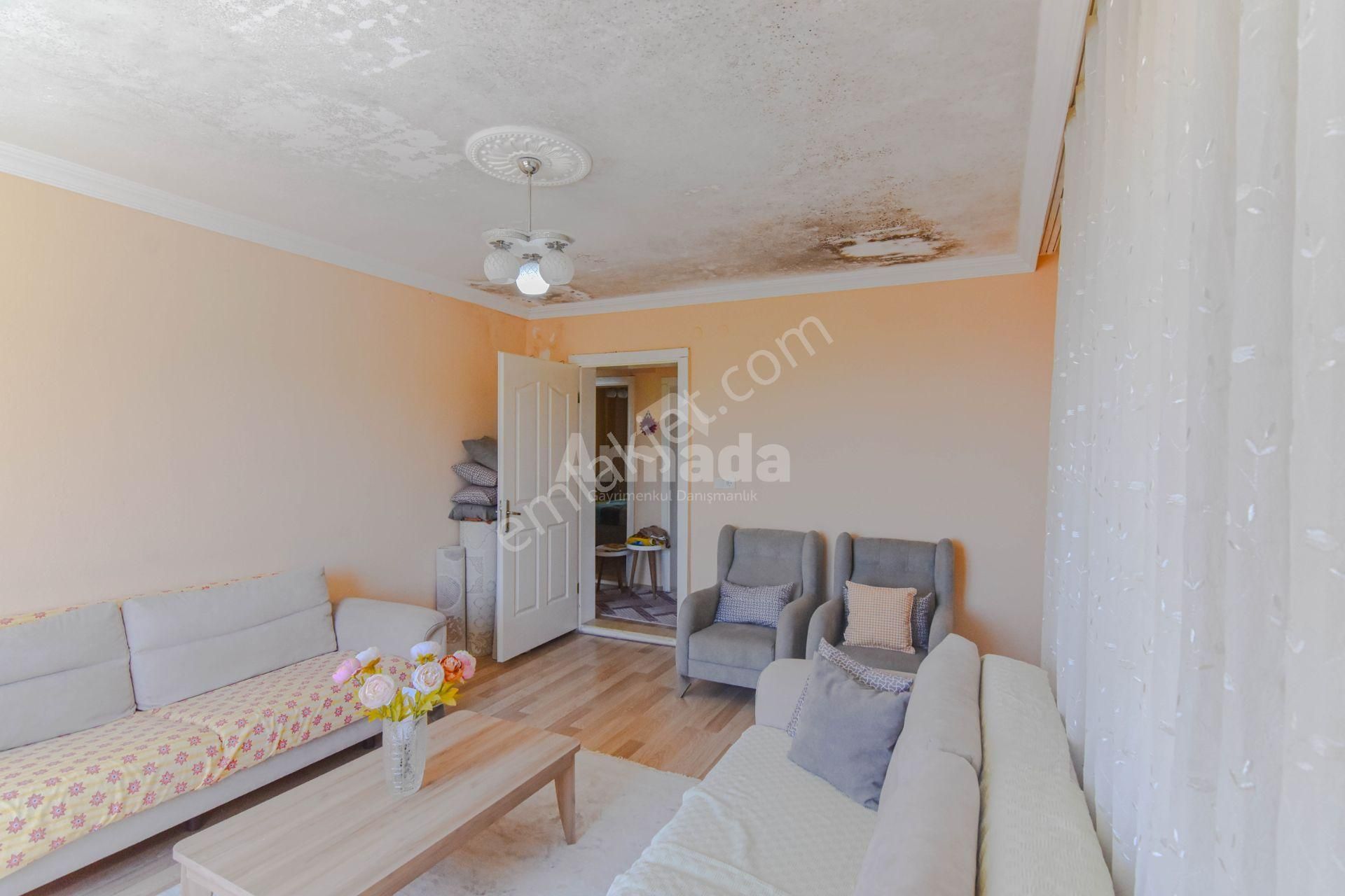 Kuşadası Yaylaköyde Deniz Manzaralı, Bahçe İçinde Müstakil Ev - Görsel 14