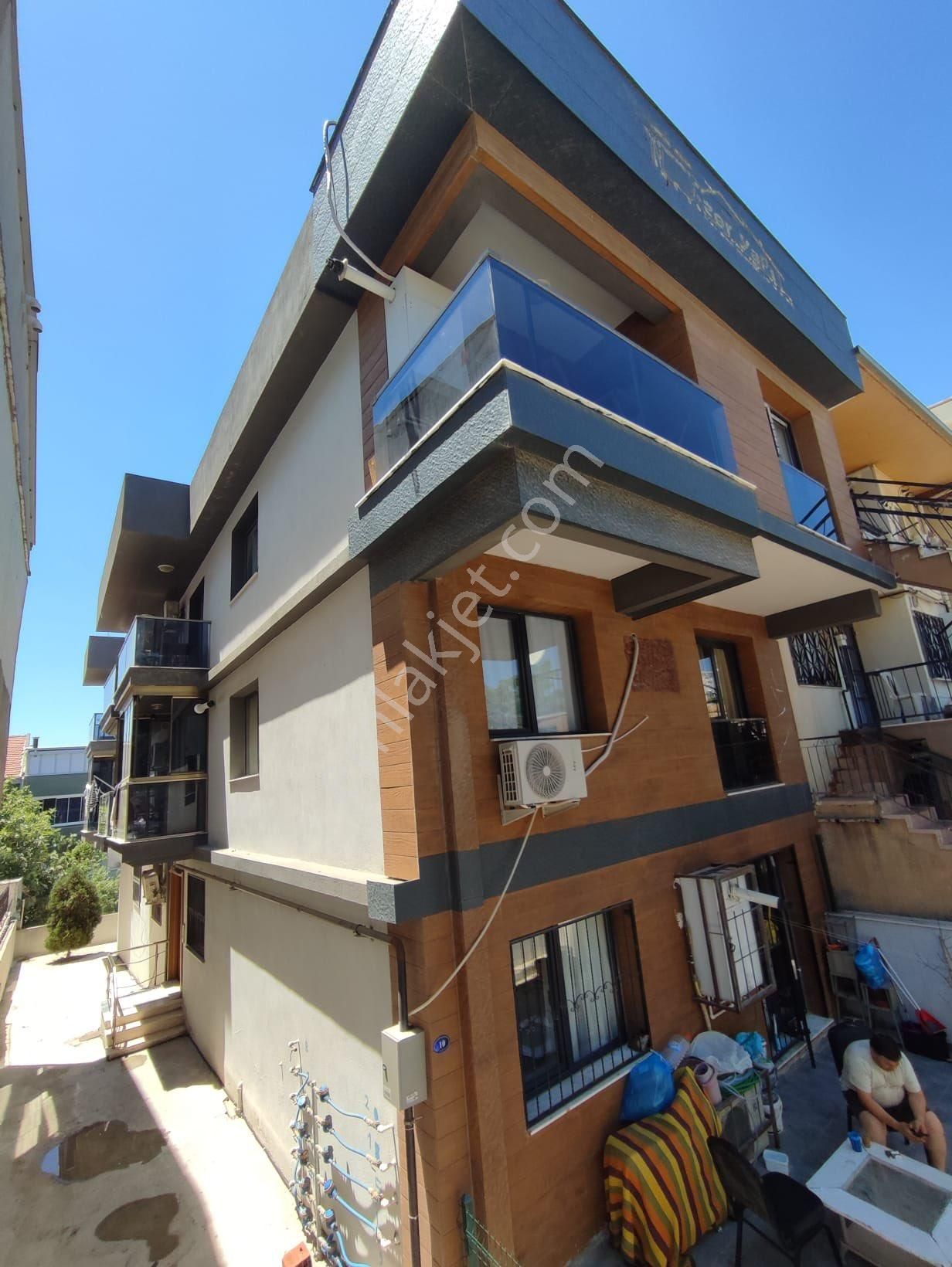 Buca Adatepe Mah.'de 1+1 Eşyalı Ara Kat Balkonlu Kiralık Daire