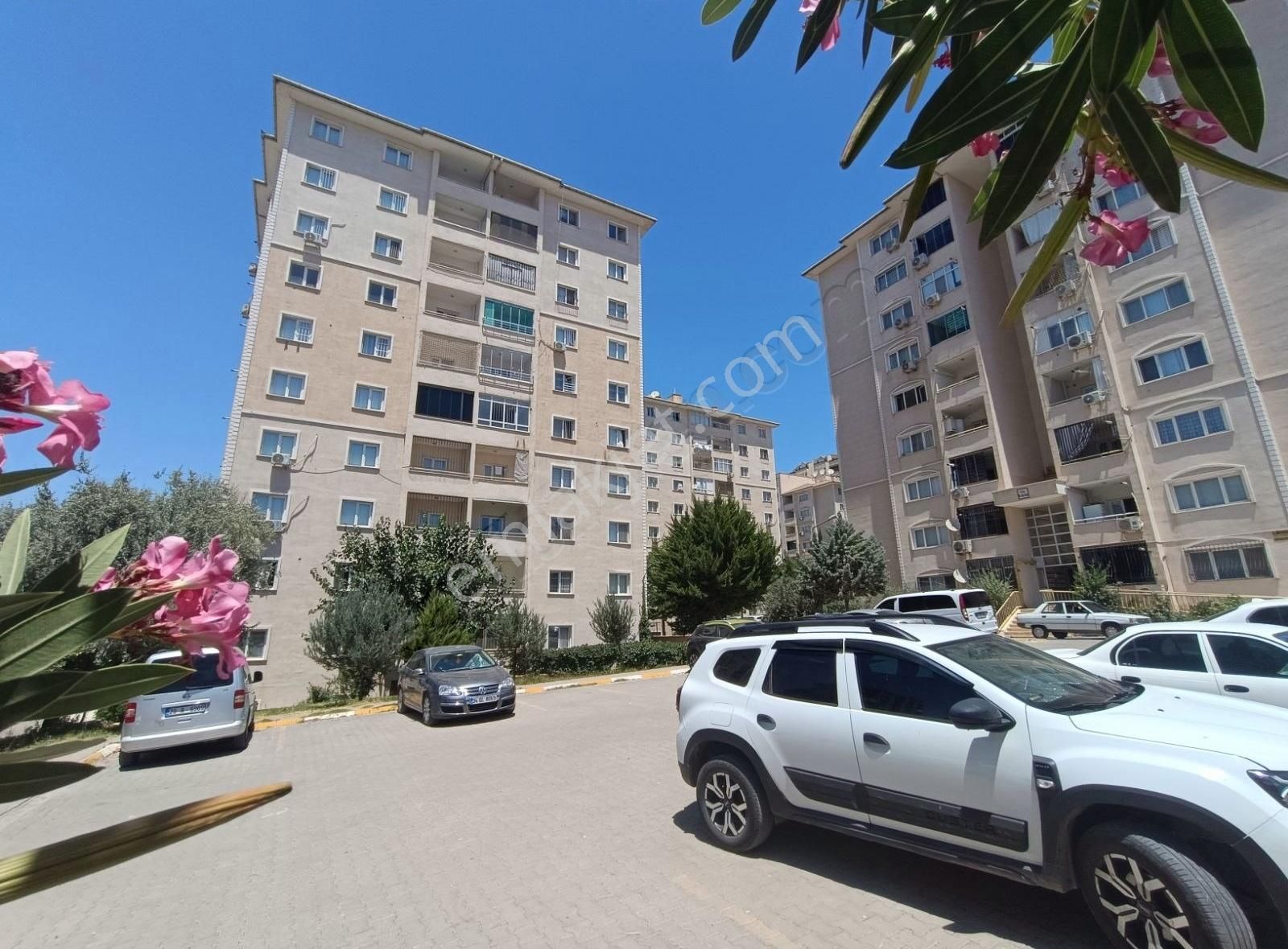 Karaköprü Akbayır Basın Sitesi 3+1 Full Bakımlı Arakat Lüks Sat