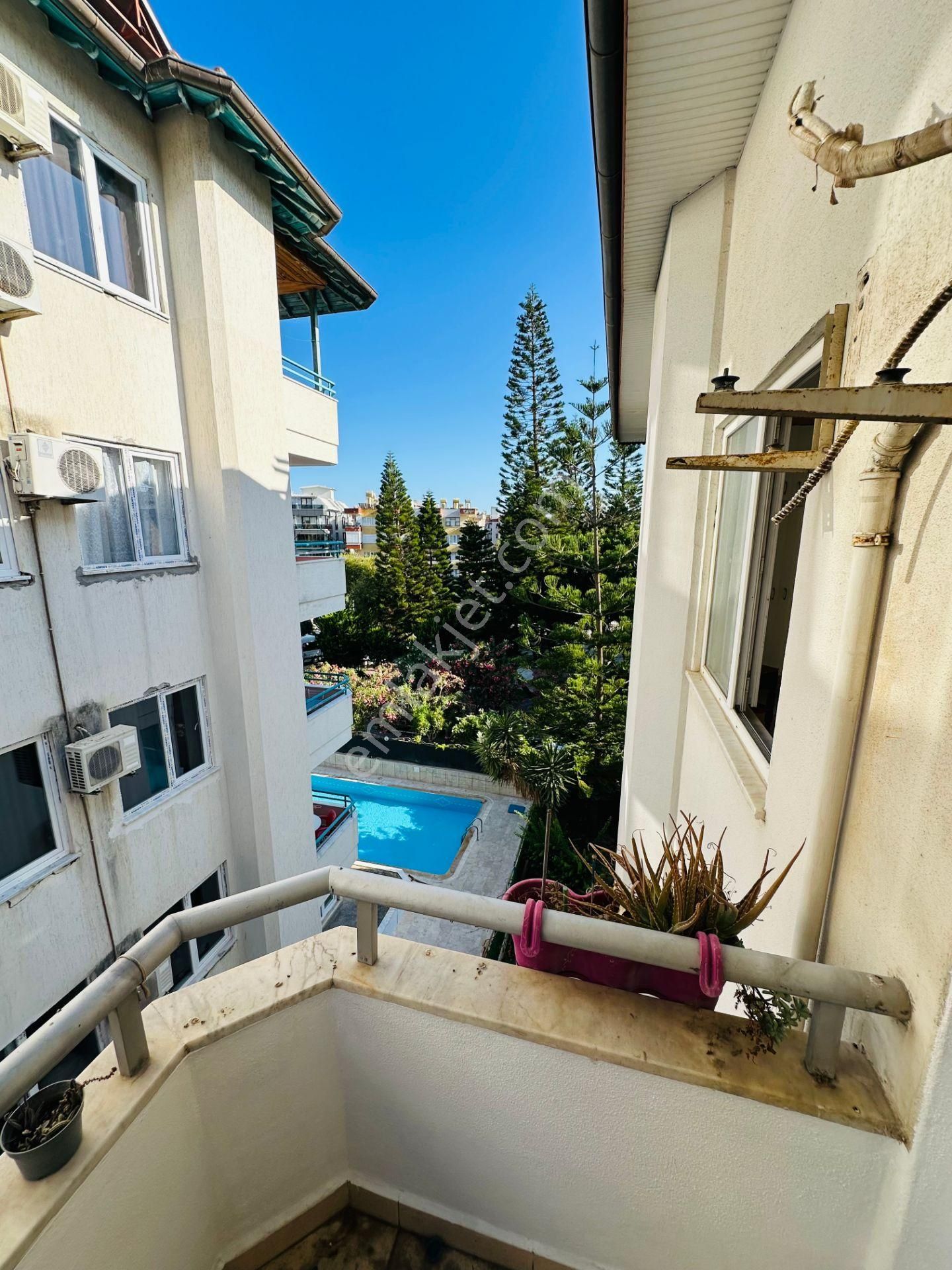 Emlakparktan Güllerpınarında Havuzlu Kiralık 1+1 Daire