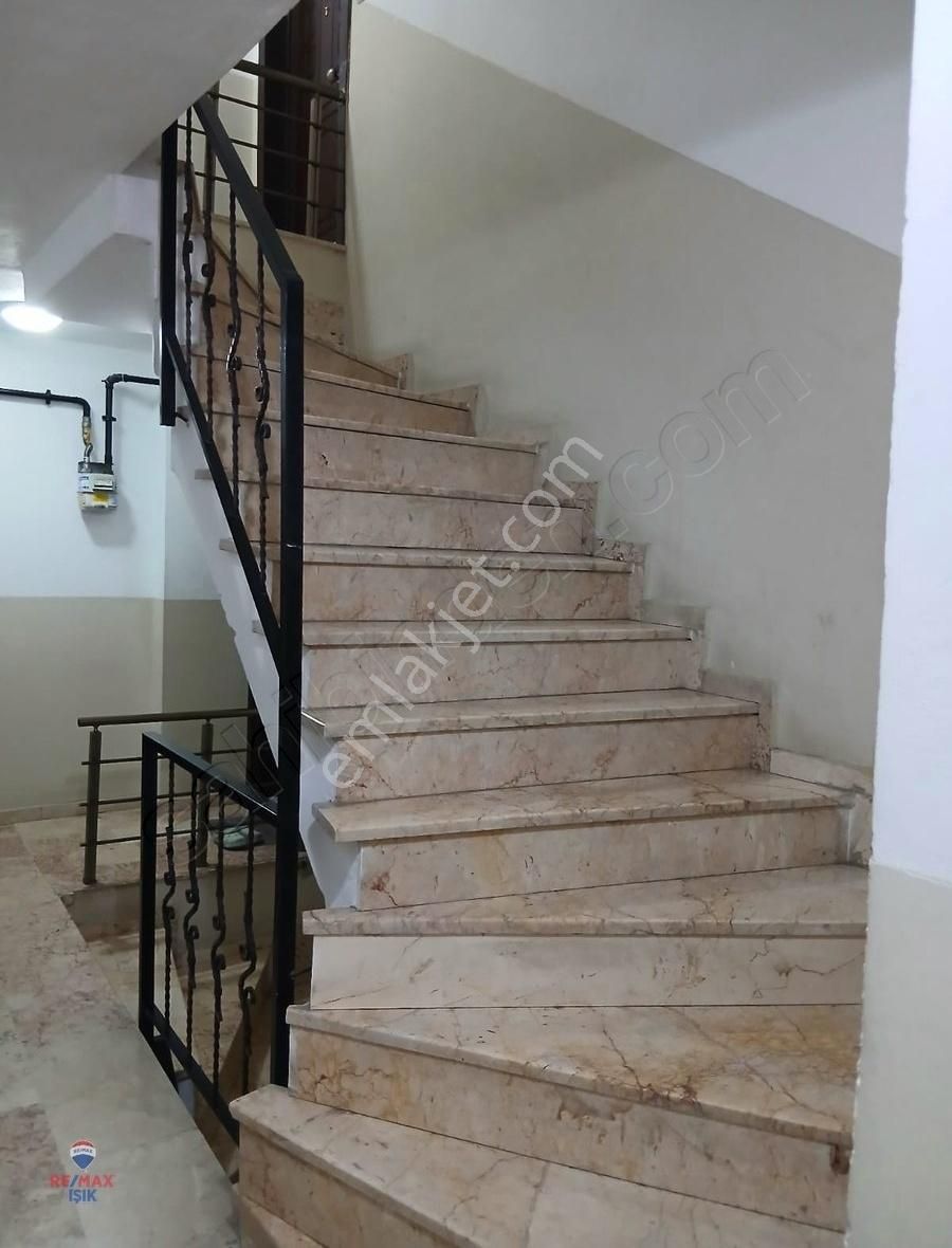 Ümraniye İstiklal Mahallesi 3+1 Satılık Daire - Görsel 3