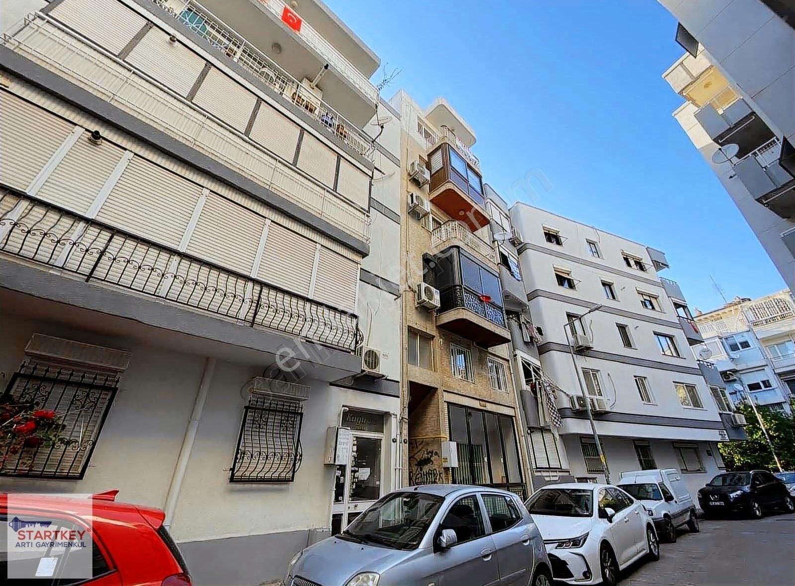 Karşıyaka Donanmacı Mahallesinde Sahile Yakın Satılık 3+1 Daire - Görsel 3