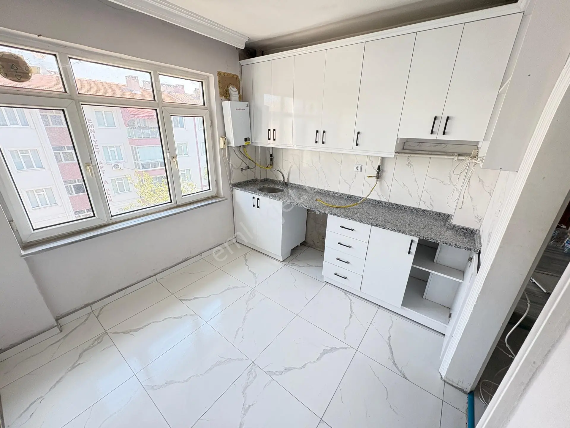 Marmara'dan 1.muratta Site İçerisinde 3+1 Kiralık Daire - Görsel 2