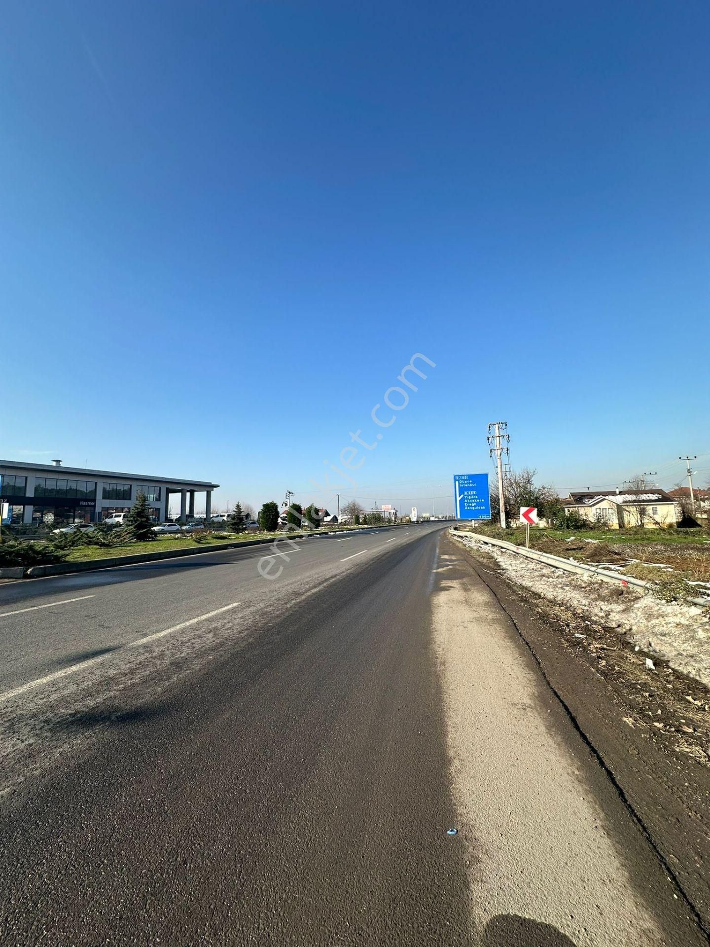 Kaynaşlı / Üçköprü'de | D100'e Cephe Ticari + Konut 460 M2 Arsa - Görsel 12