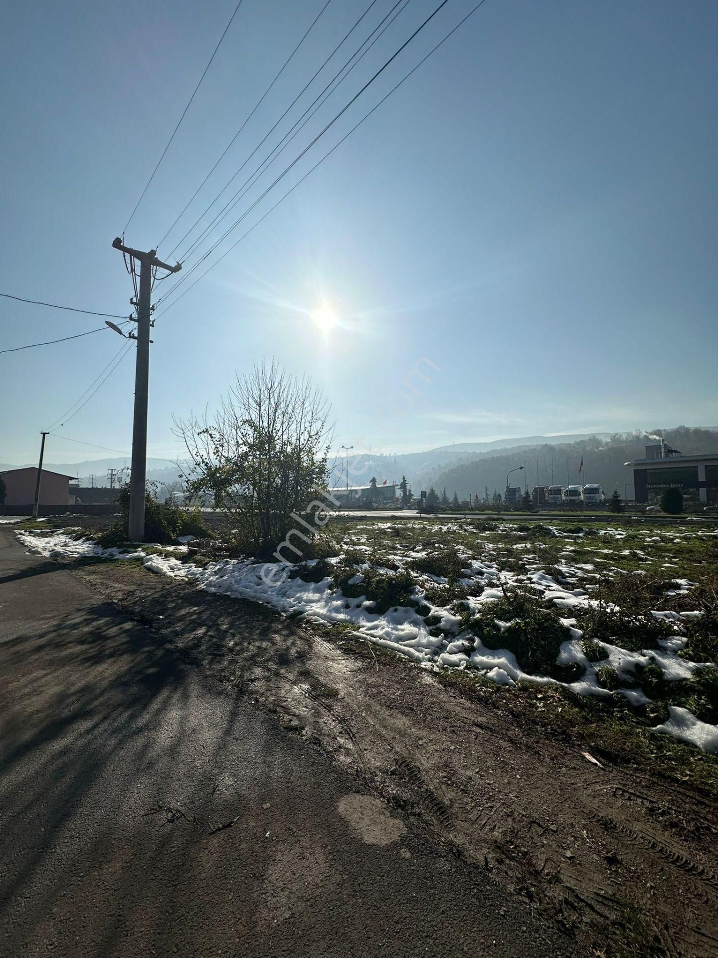 Kaynaşlı / Üçköprü'de | D100'e Cephe Ticari + Konut 460 M2 Arsa - Görsel 11