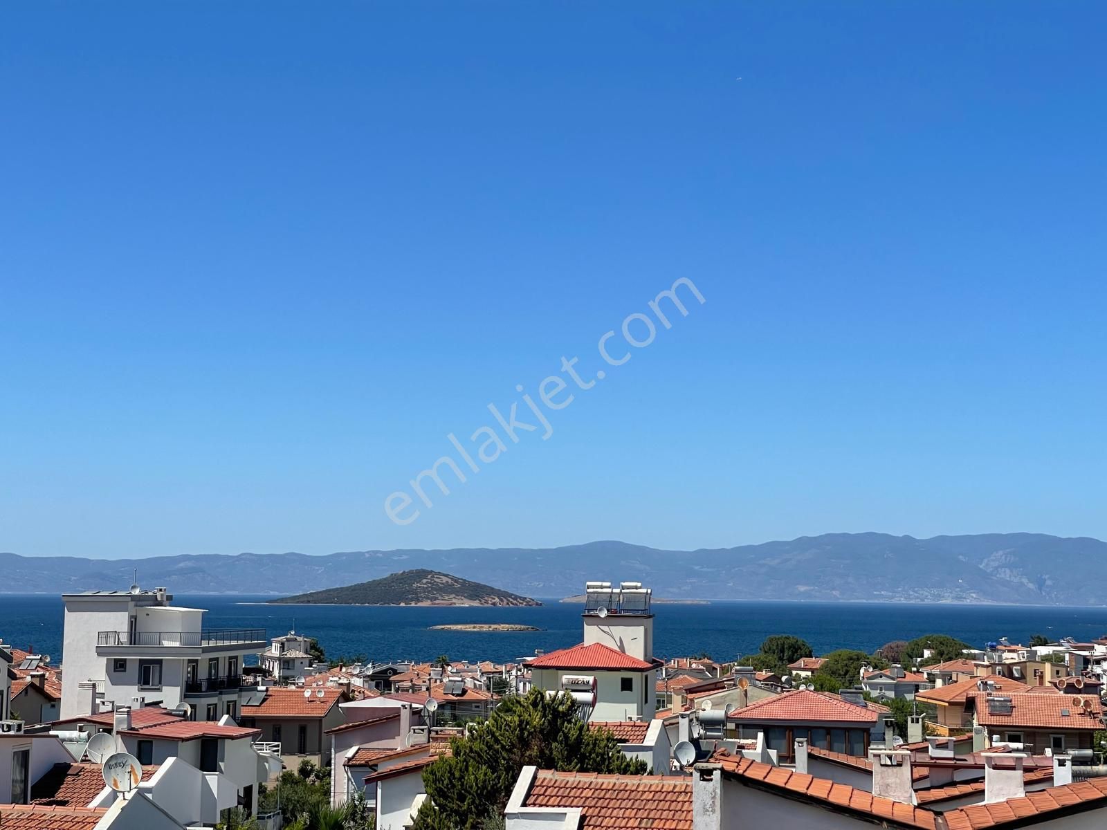 Ayvalık Sahilkent'de Deniz Manzaralı,büyük Bahçeli Dubleks Villa