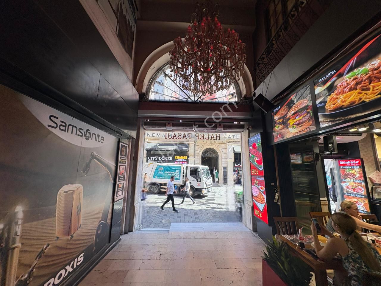 İstanbul Beyoğlu Halep Pasajı'nda Kiralık Ofis - Görsel 2